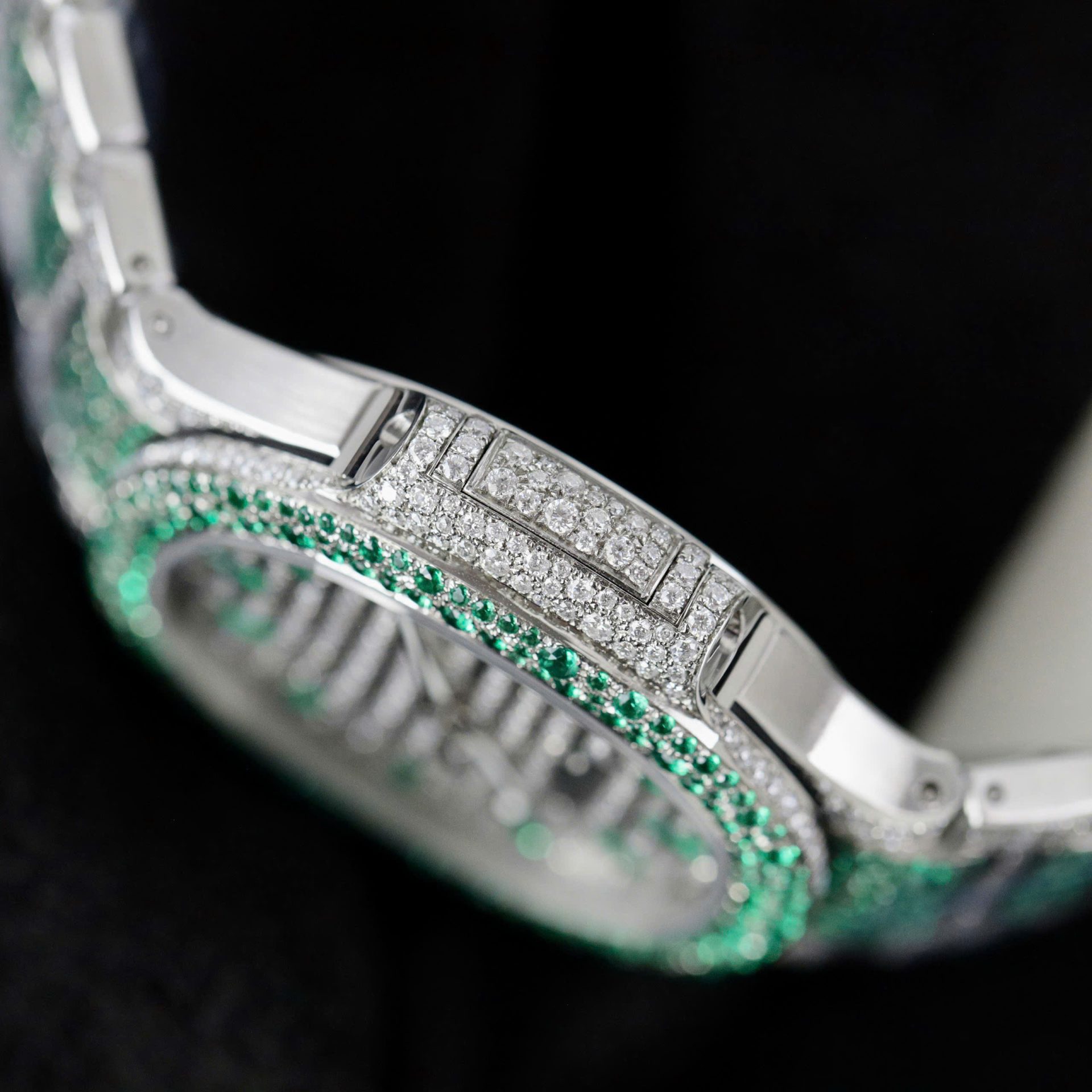 Patek Philippe Best Copies Watch Nautilus 7118 Custom Diamonds Moissanite Hong Kong 35.2mm