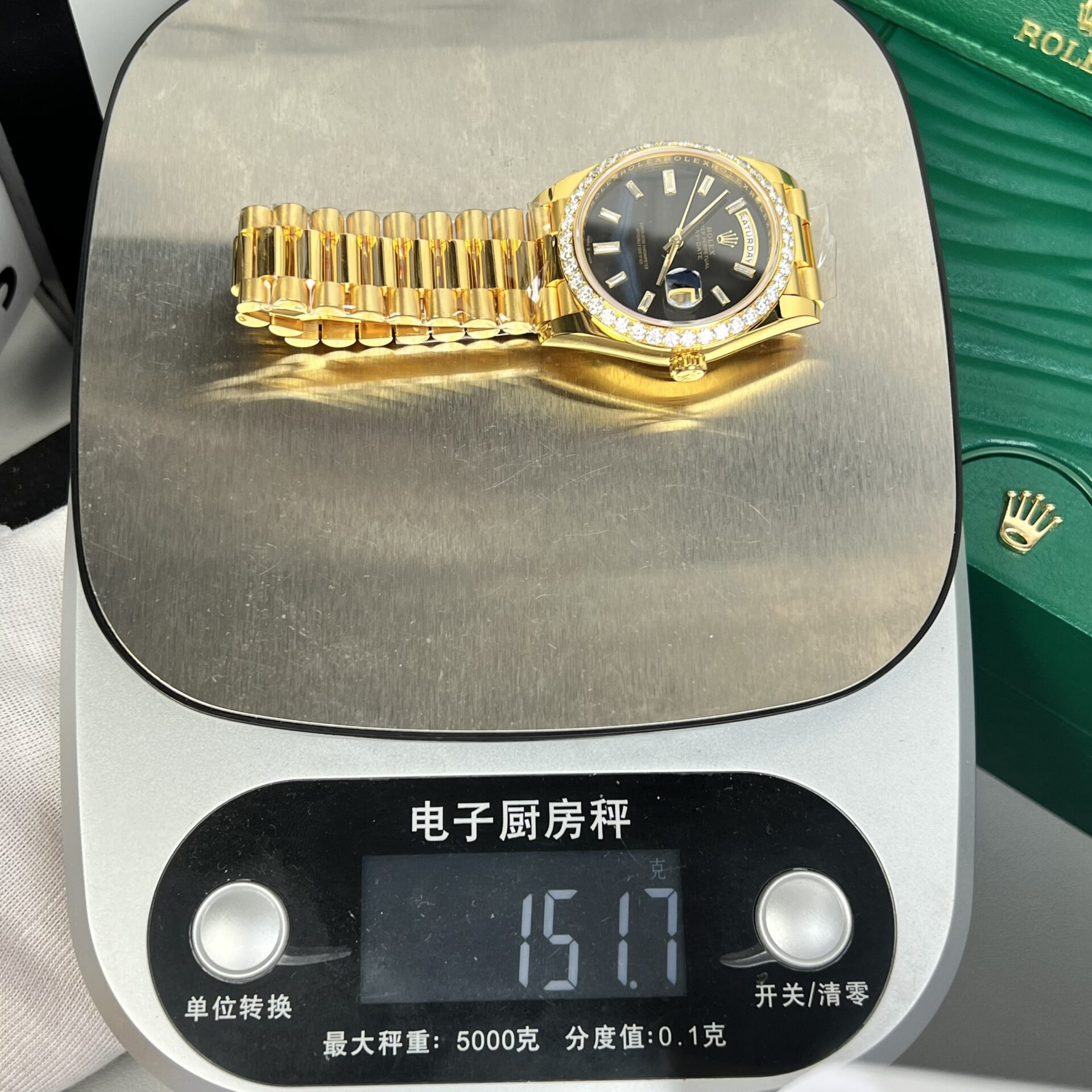 Rolex Day-Date Replica Watch 18K Gold Wrapped Black Dial With Diamond Bezel GM V2 40mm