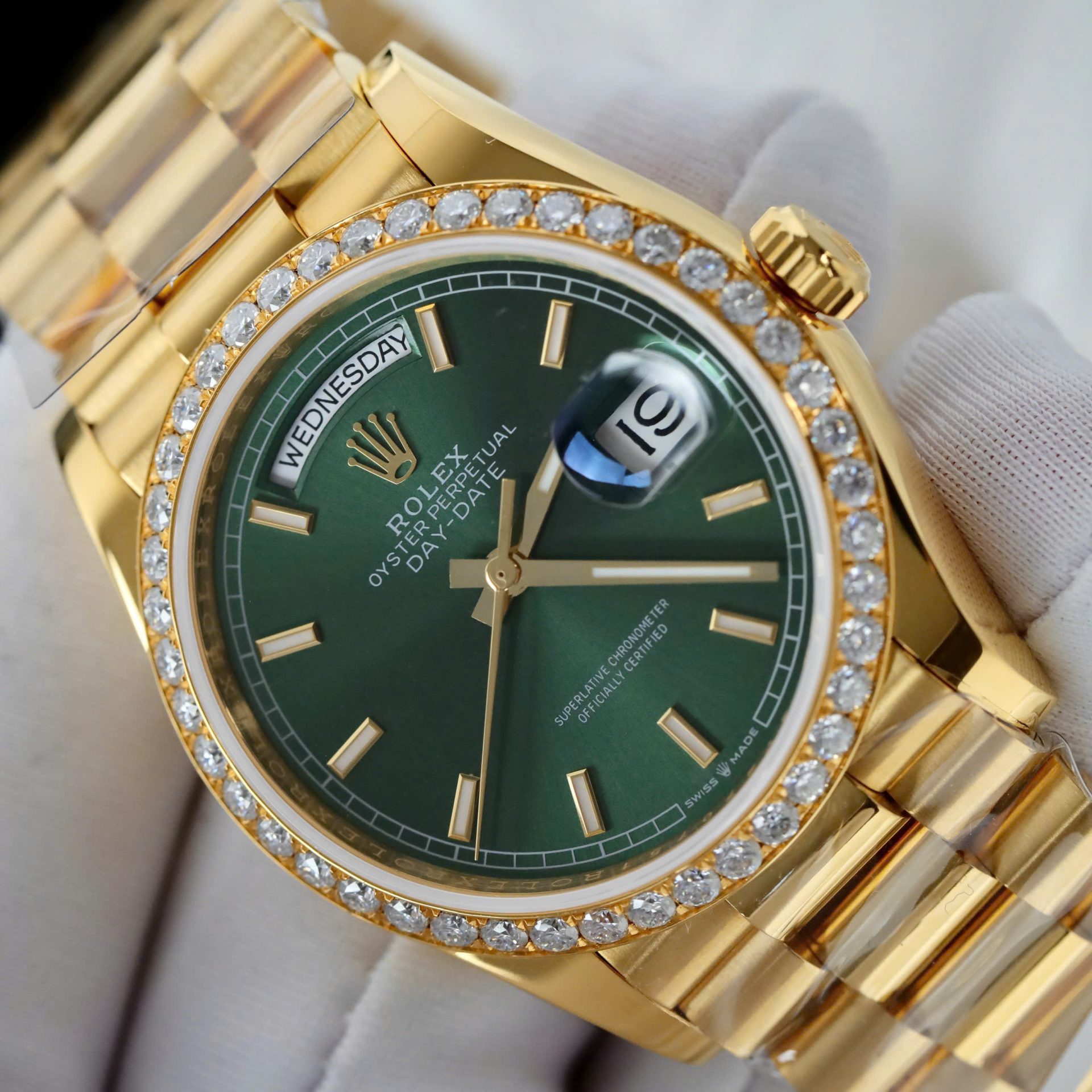 Rolex Day-Date Dial Green Replica Watch Gold Wrapped + Diamonds Moissanite Hong Kong 36mm