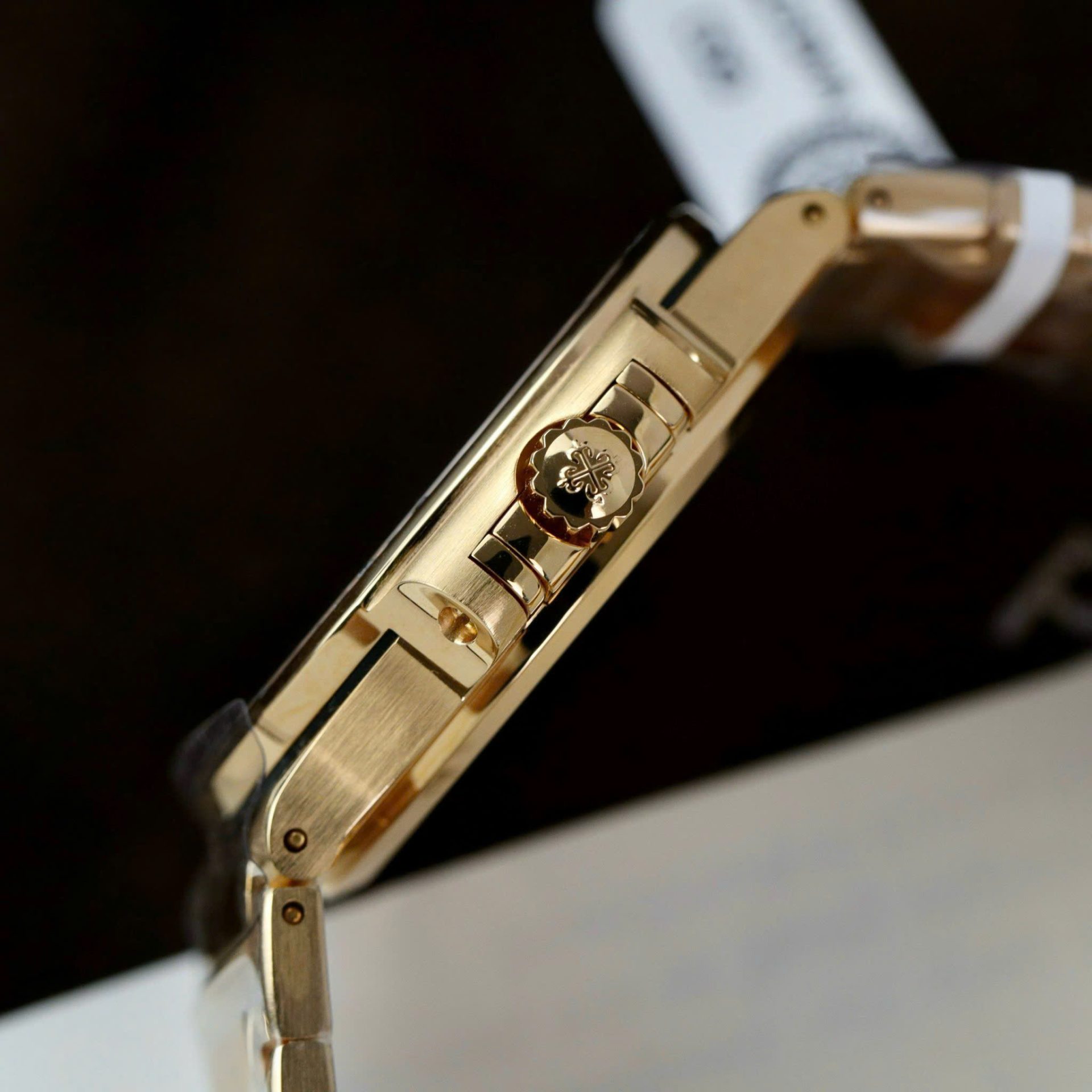 Patek Philippe Women White Dial Copies Watches Nautilus 7118 Gold Wrapped + Moissanite Diamonds 3K Factory 35.2mm