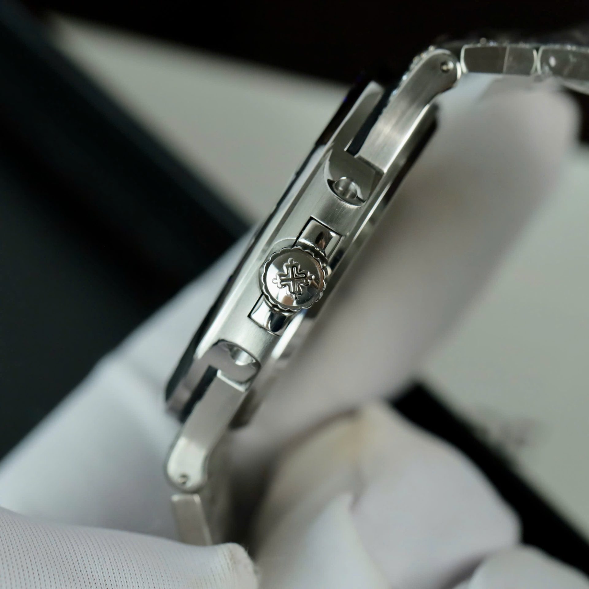 Patek Philippe Nautilus 5719 Best Copies Watch Diamonds Moissanite   Sapphire Baguette Custom 40mm