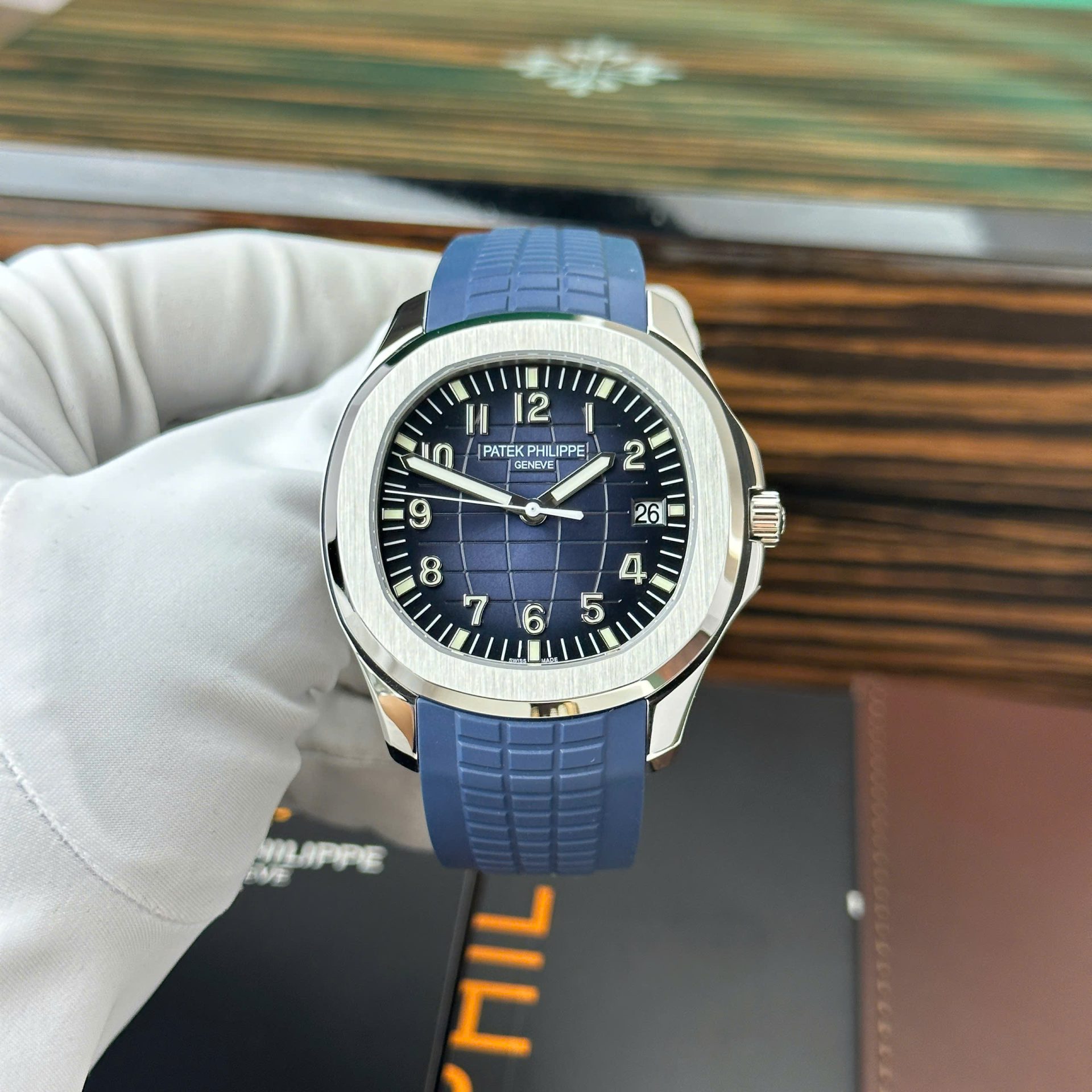 Patek Philippe Aquanaut 5168G Blue Dial Best Replica Watch Custom Like Auth 42.2mm