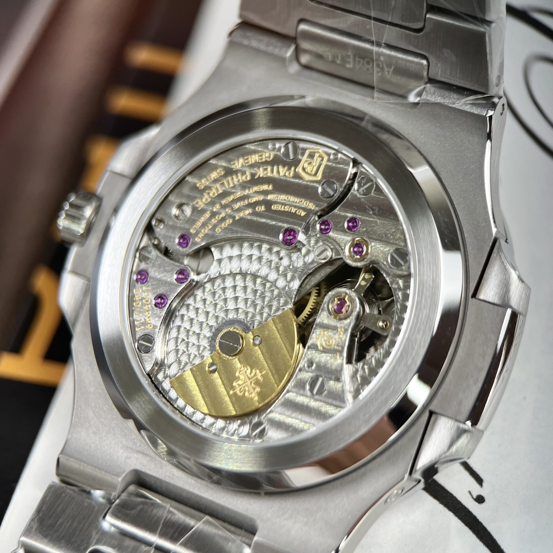 Patek Philippe Nautilus 5712 Replica 1:1 Watch Green Dial ZF 40mm