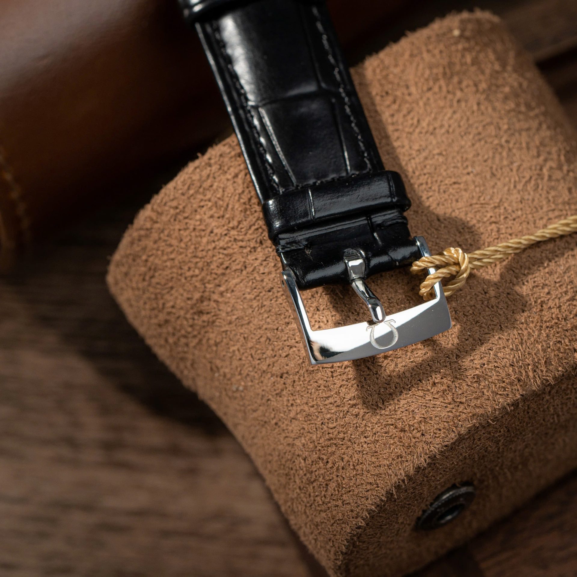 Omega De Ville Prestige Power Reserve Replica Watch Dial Blue Leather Strap 39.5mm