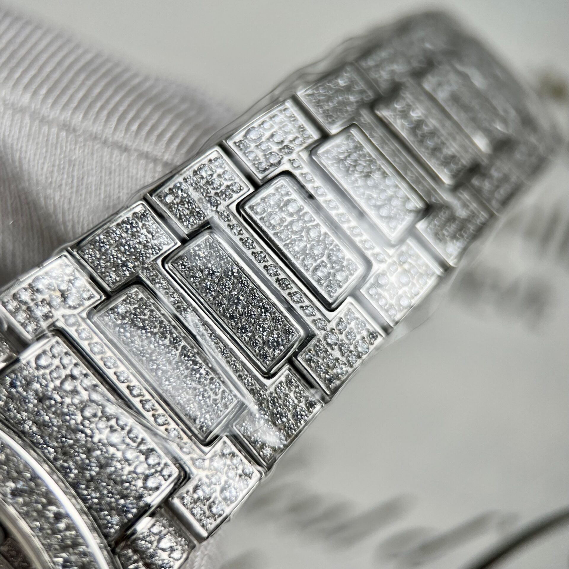 Patek Philippe Nautilus 7118 Full Diamond Replica Watch 35.2mm