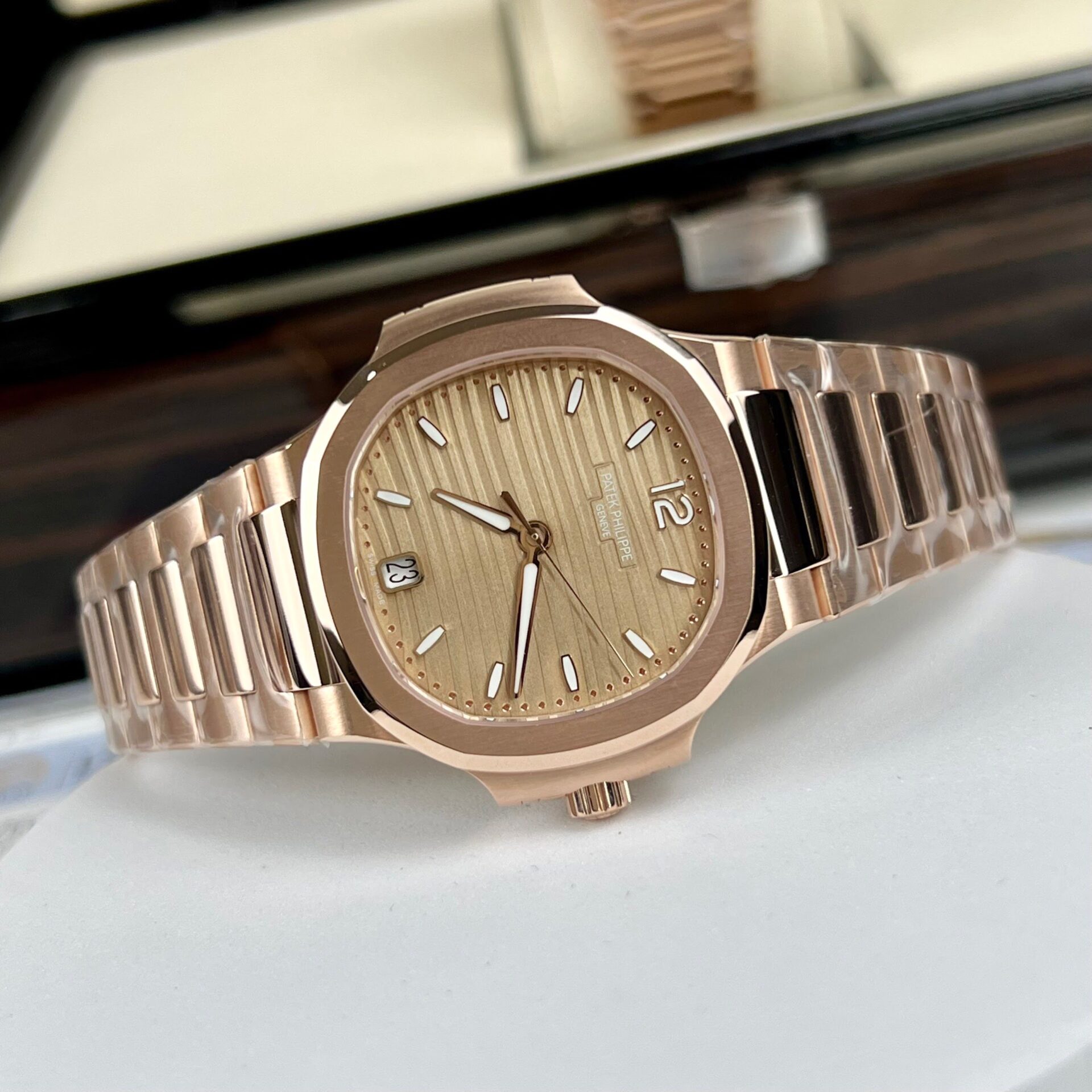 Patek Philippe Best Replica Watches Nautilus 7118 Gold Wrapped 3K Factory 35.2mm