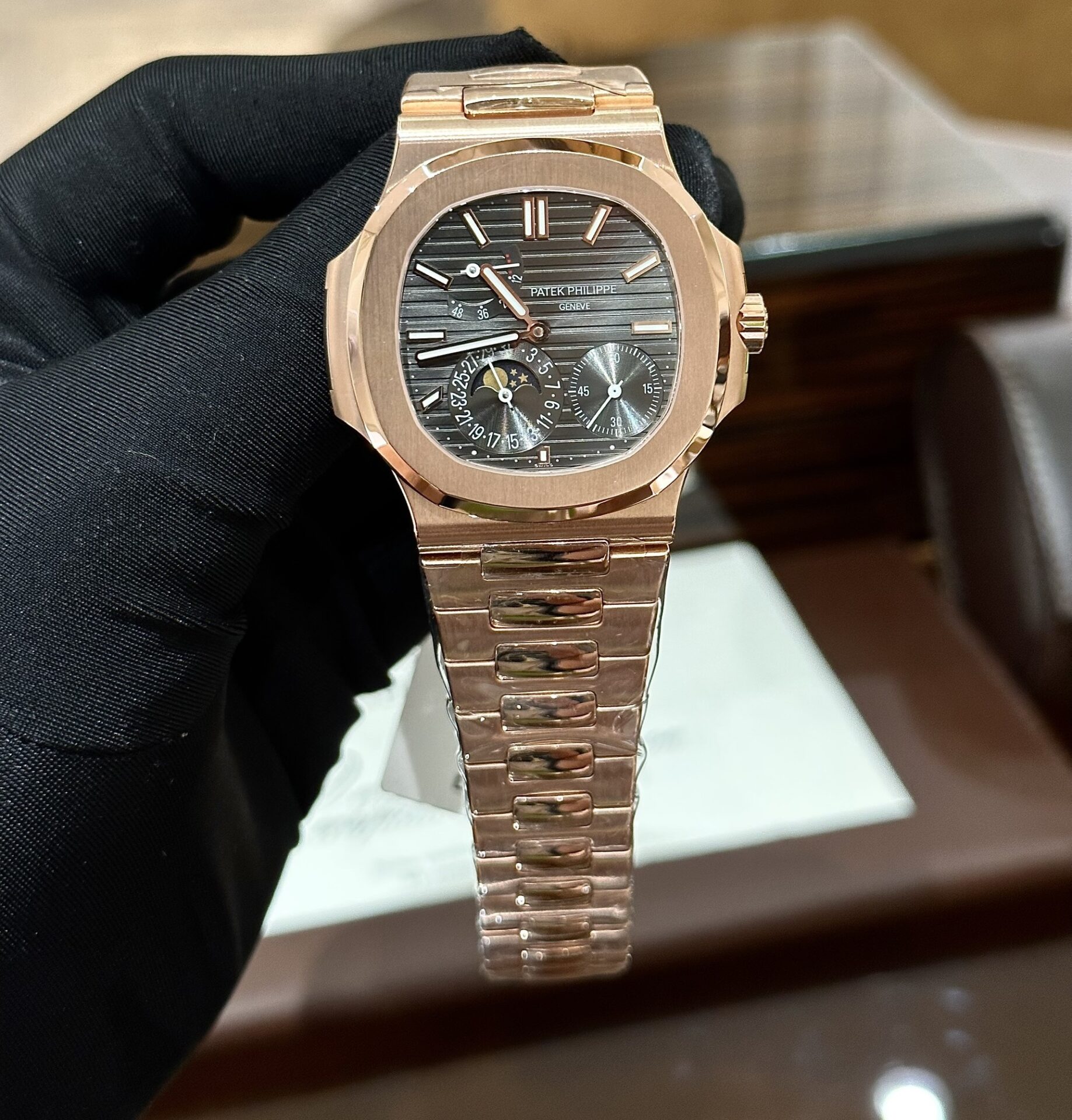 Patek Philippe Best Replica Watch Nautilus 5712R Gold Wrapped GR Factory 40mm
