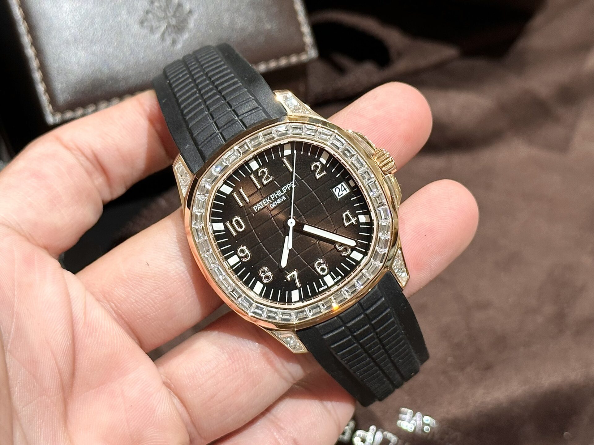 Patek Philippe Aquanaut 5167R Replica Watch 18K Solid Gold Natural Diamond 40mm