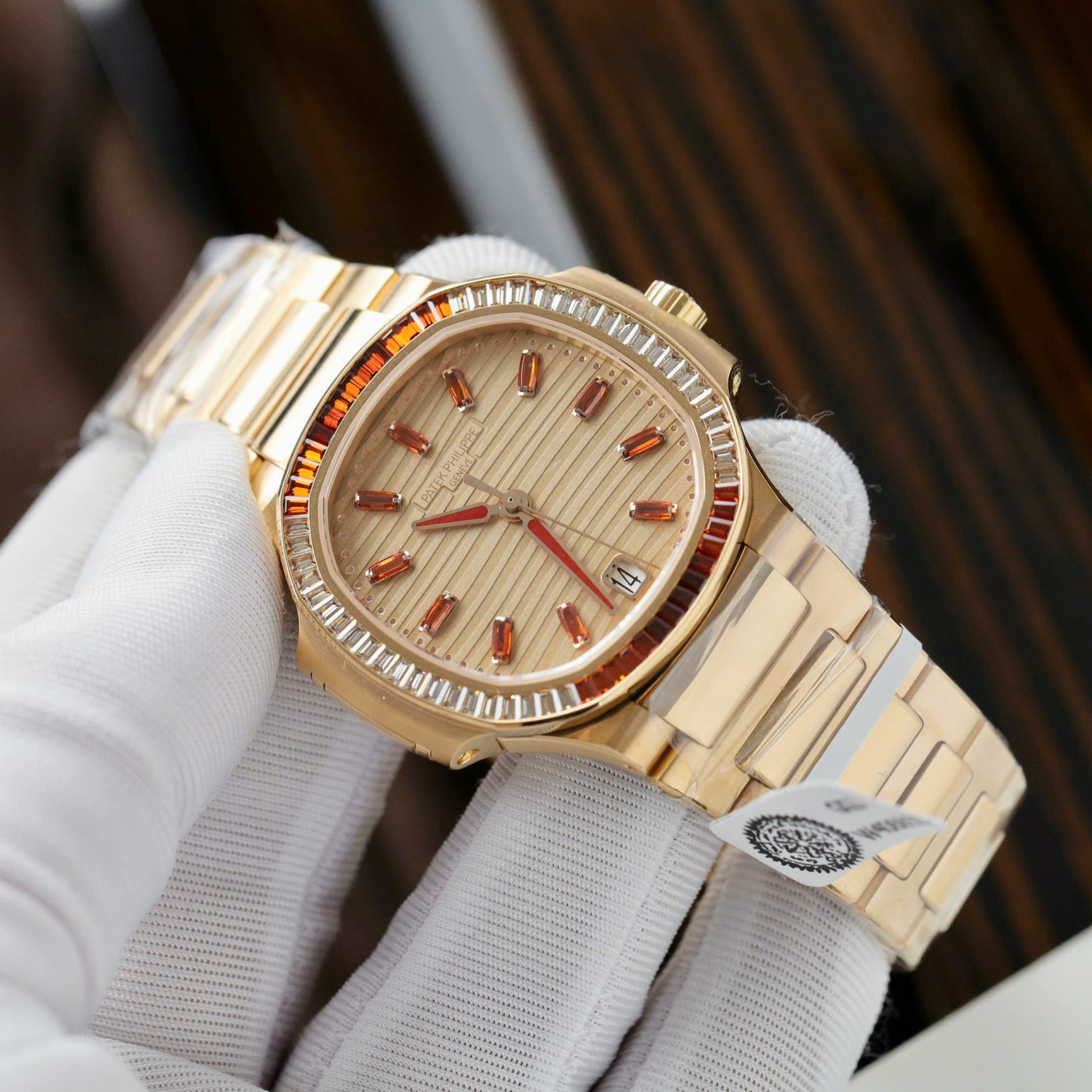 Patek Philippe Best Copies Watch Nautilus 7118-1300R 18K Gold Wrapped 35.2mm