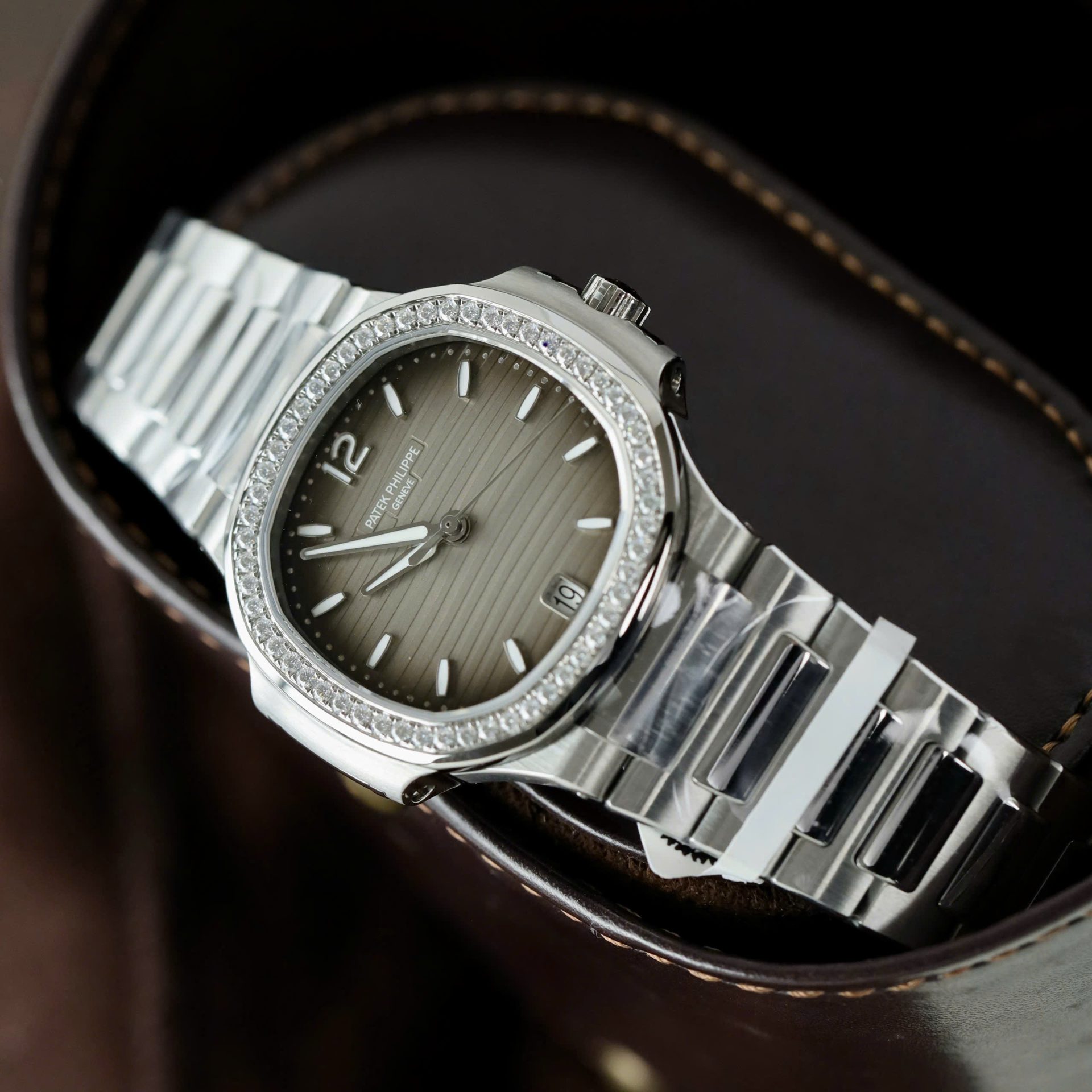 Patek Philippe Nautilus 7118 Copies Watch Gray Dial Custom Diamonds Moissante 3K Factory 35.2mm