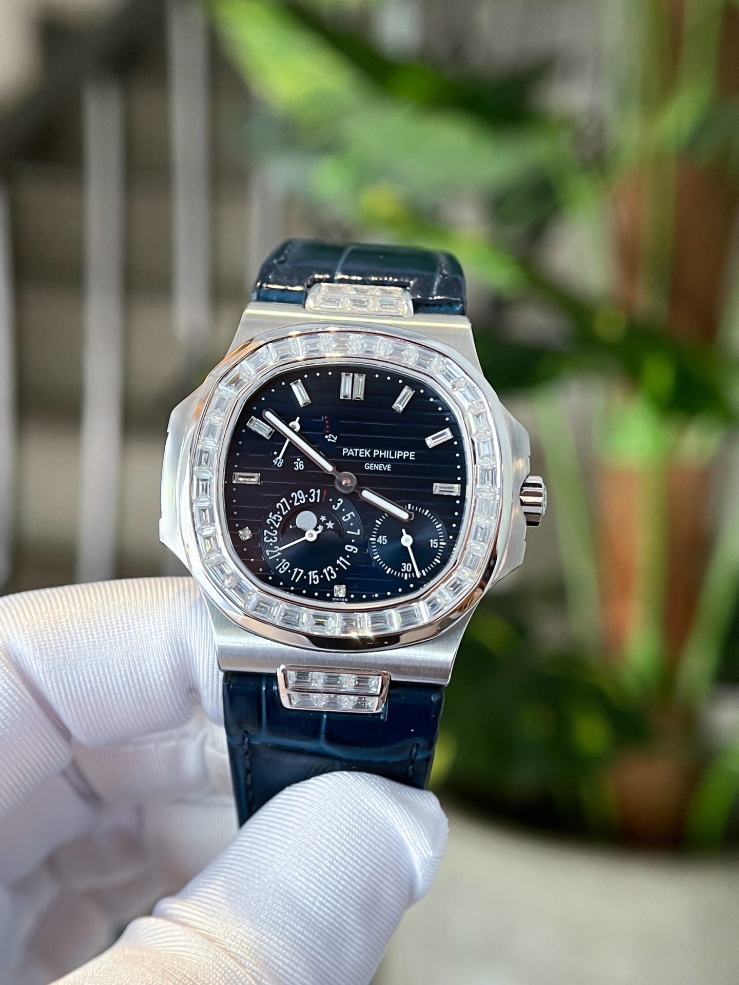 Patek Philippe Replica Watch Nautilus 5724 Custom Moissanite Diamonds Leather Strap 40mm