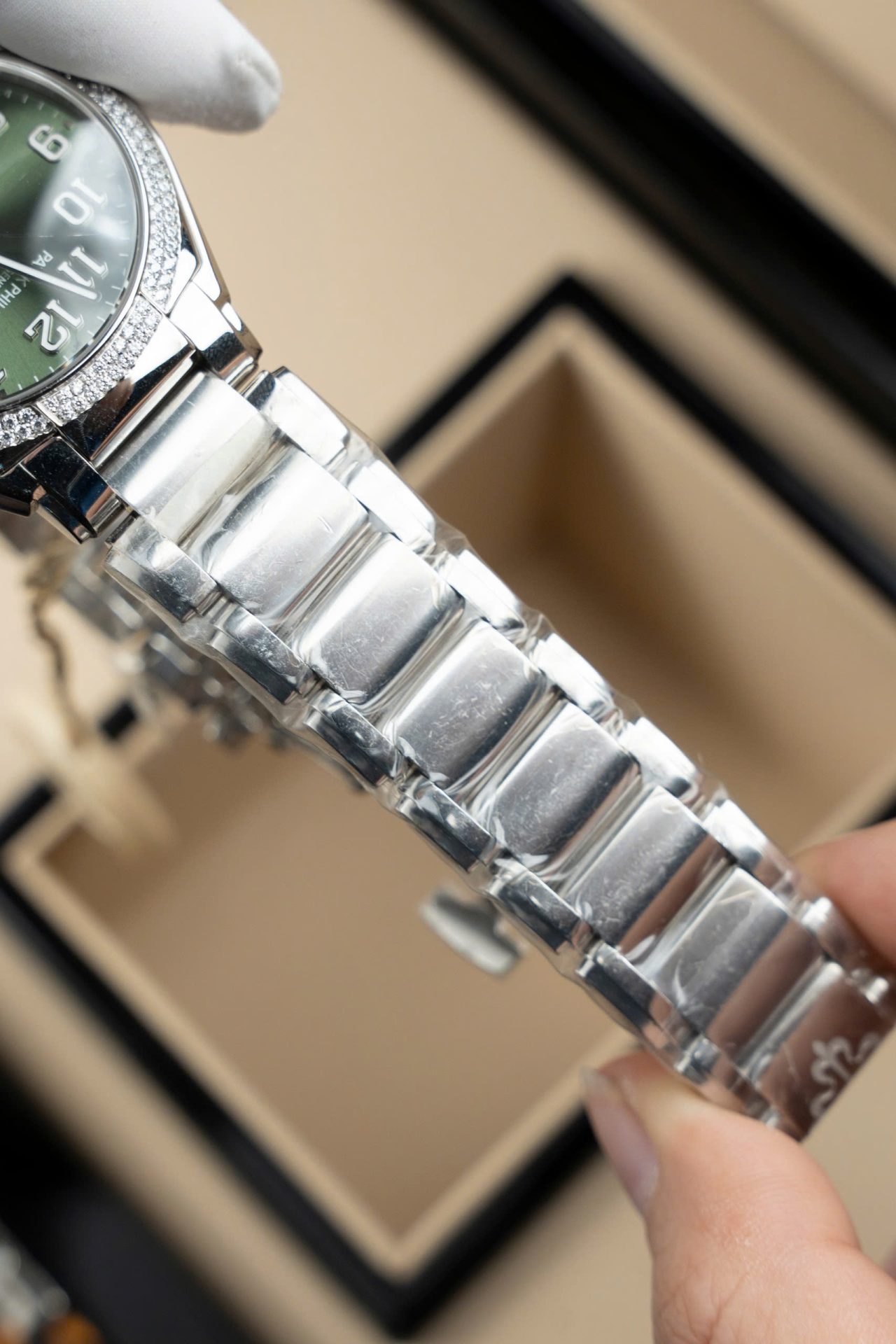 Patek Philippe Copies Watches Twenty 4 7300 Green Dial Metal Wire 36mm