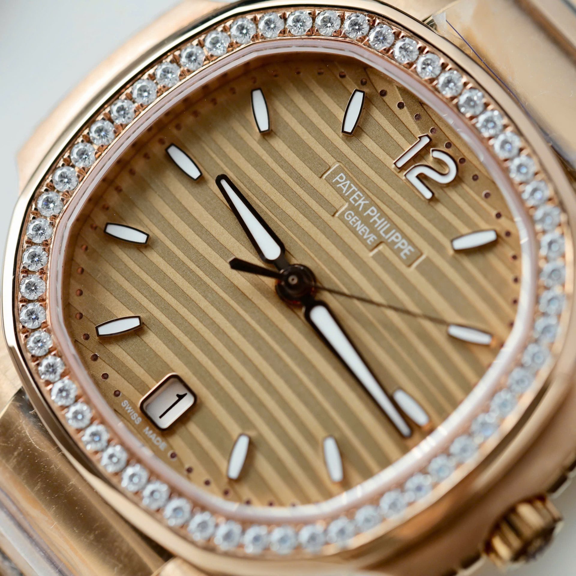 Patek Philippe Nautilus 7118 Women Replica Watch Custom Gold Wrapped + Diamonds Moissanite 3K Factory 35.2mm