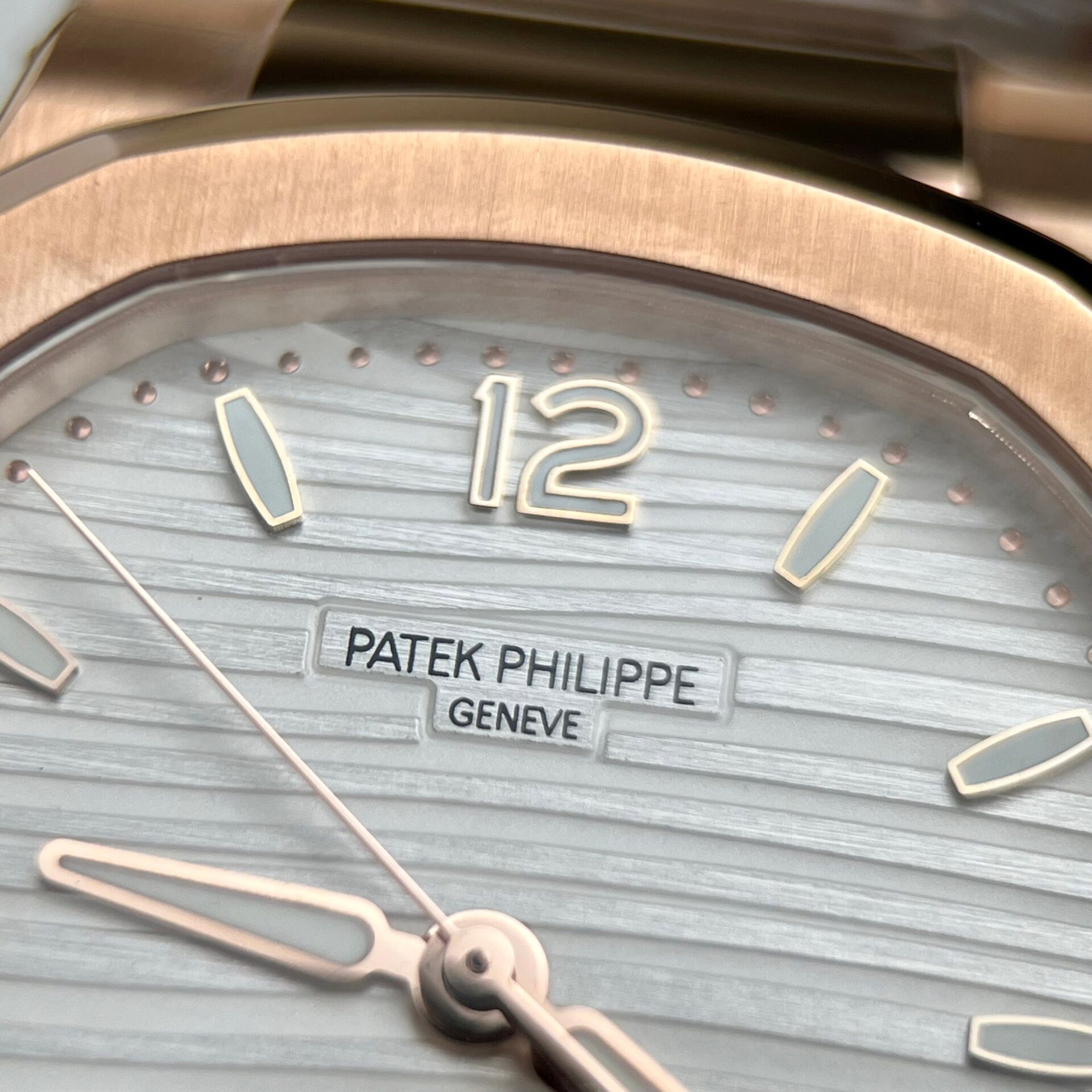 Patek Philippe Best Replica Watch Nautilus 7118 Gold Wrapped White Dial 3K Factory 35.2mm