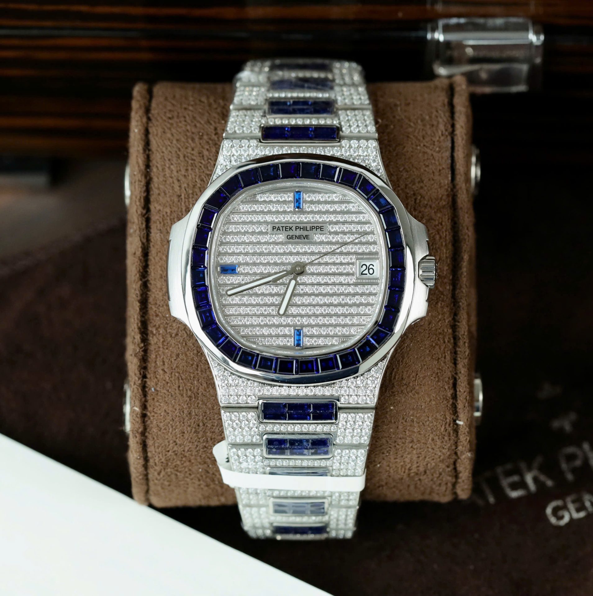 Patek Philippe Nautilus 5719 Best Copies Watch Diamonds Moissanite   Sapphire Baguette Custom 40mm