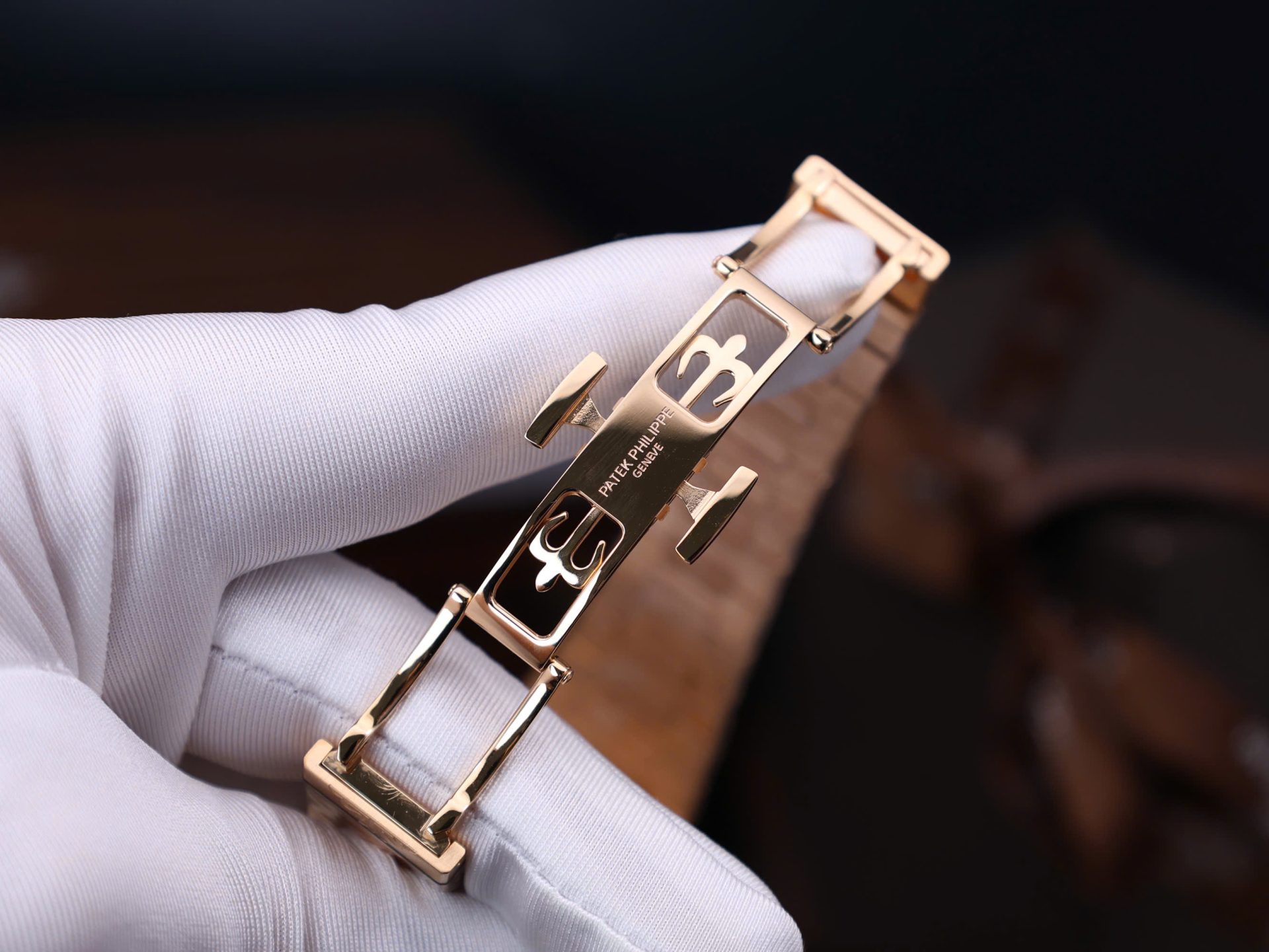 Patek Philippe Nautilus 5724R Replica Watch Custom Gold Wrapped GR Factory 40mm