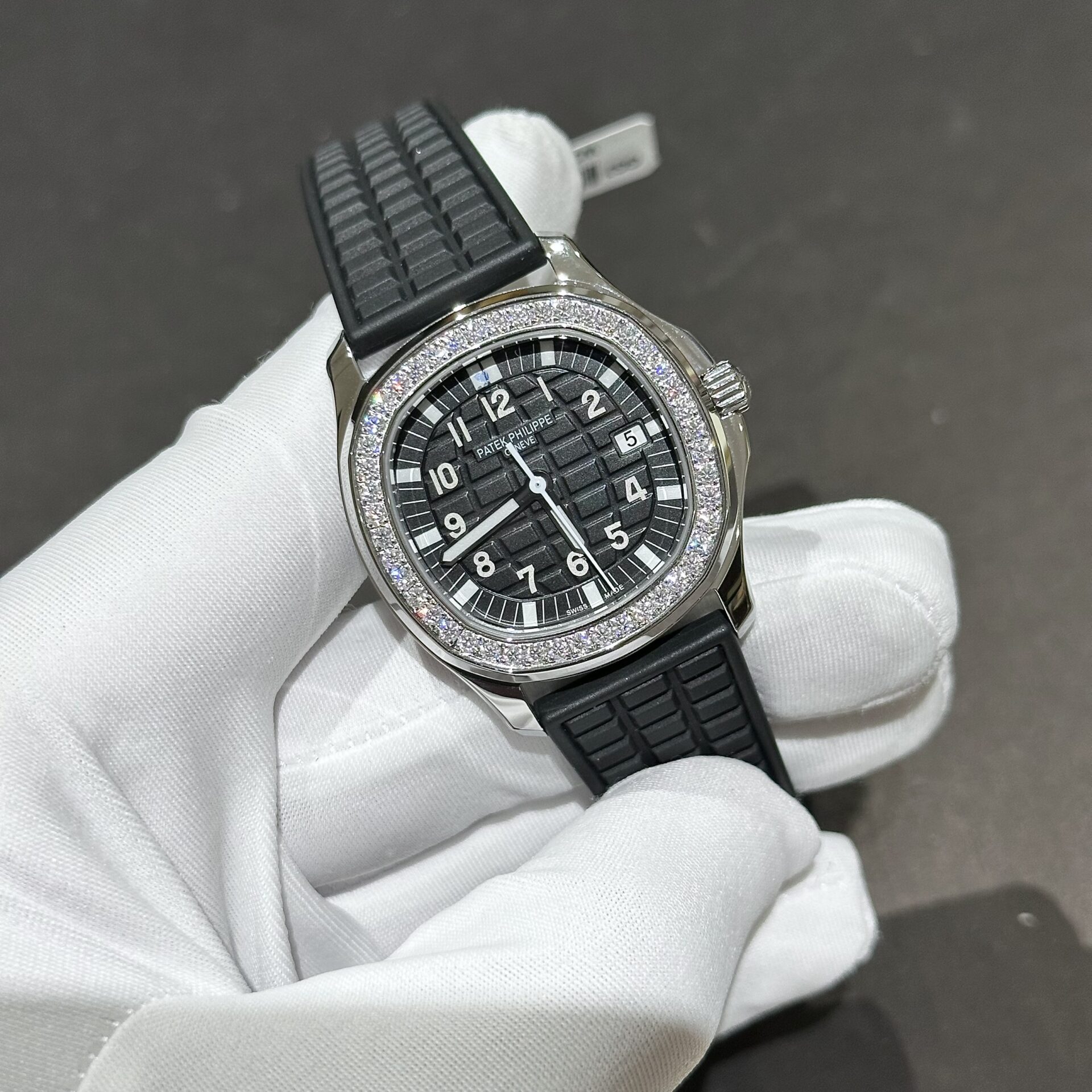 Patek Philippe Aquanaut 5067A Replica Watch Moissanite Diamond Black 35.6mm