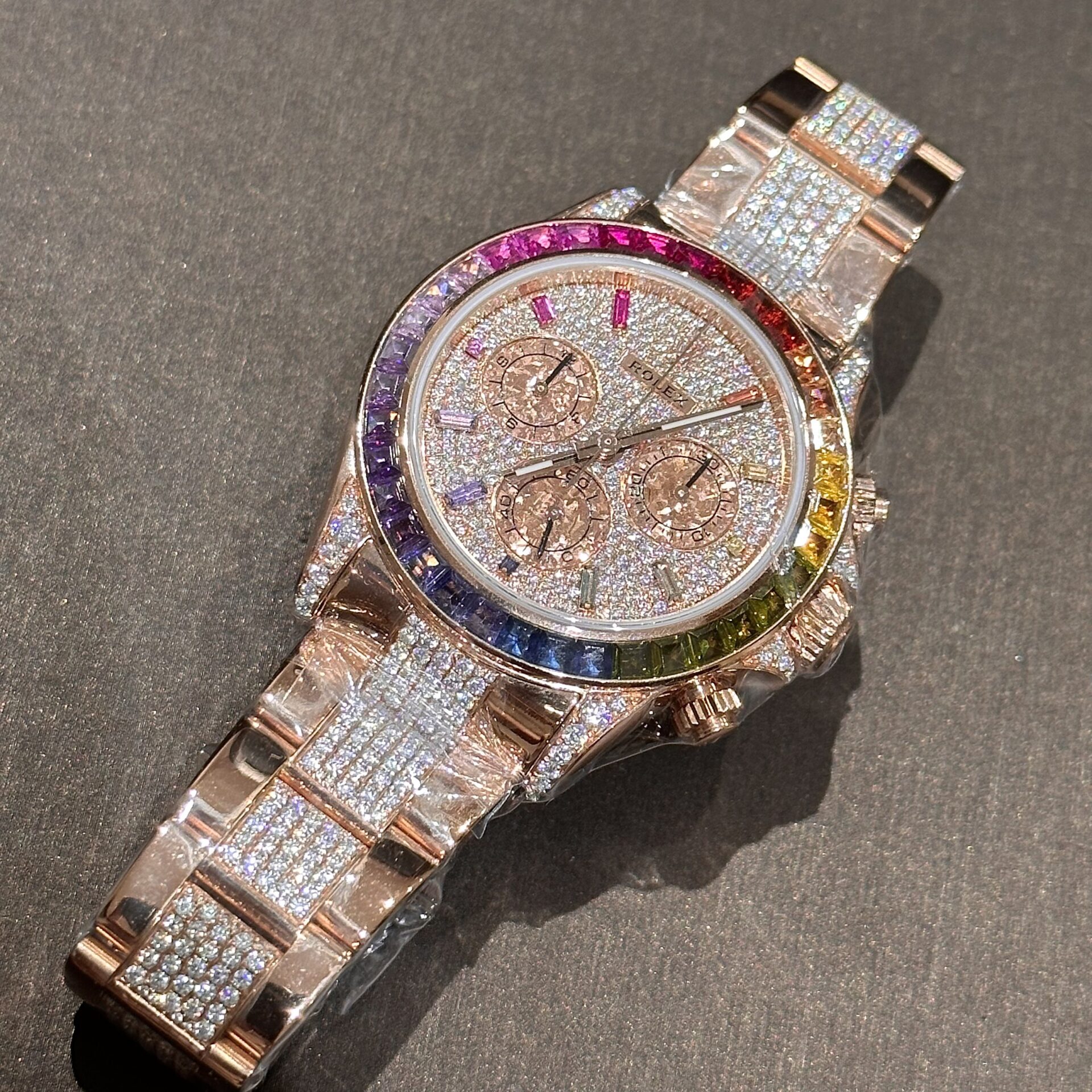 Rolex Daytona Rainbow Replica Watch Gold Wrapped With Moissanite Diamonds 40mm