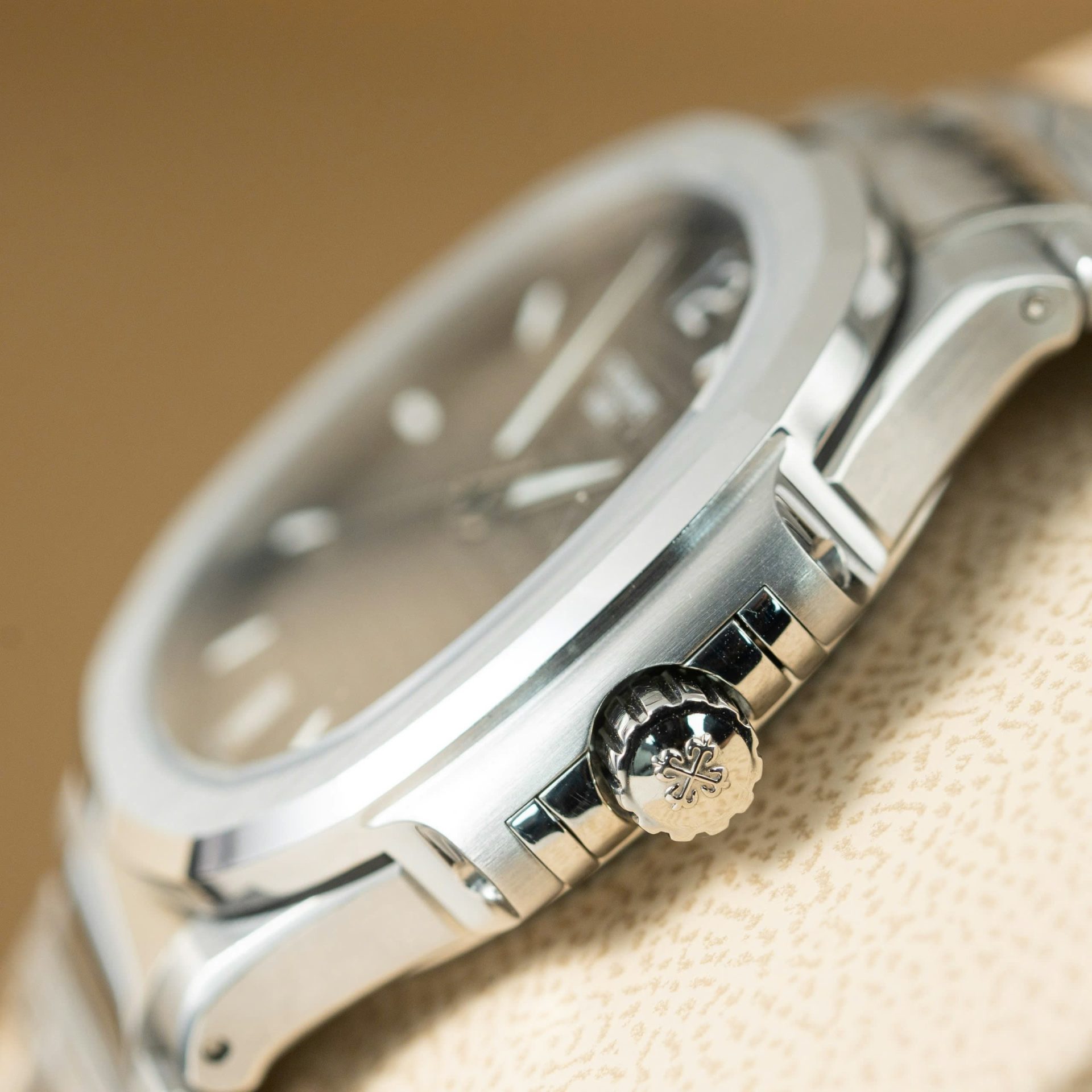 Patek Philippe Nautilus 7118 Replica Watch Grey Dial 3K Factory 35.2mm