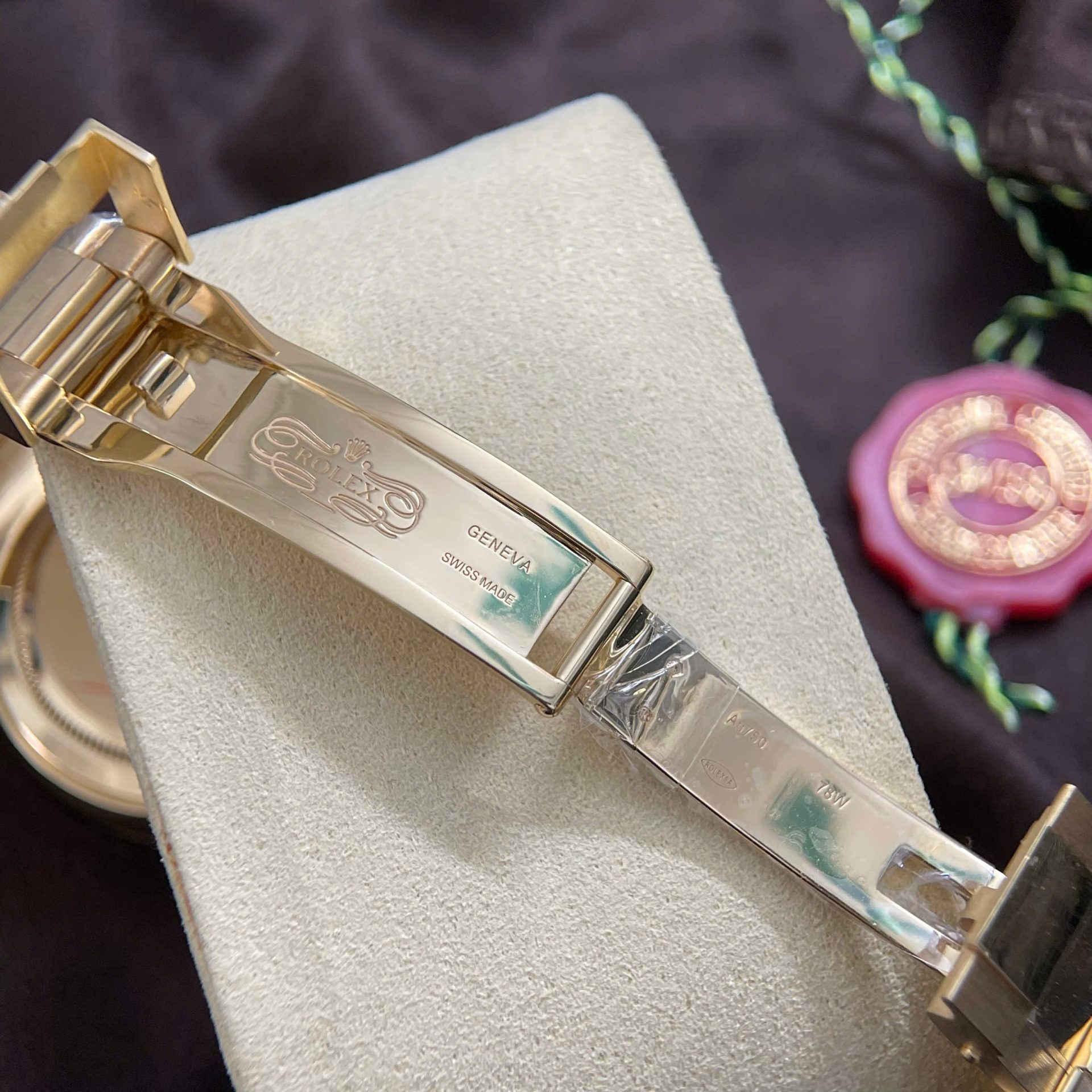 Rolex Cosmograph Daytona 126598TRU Replica Watch 18K Solid Gold + Ruby + Natural Diamonds 40mm