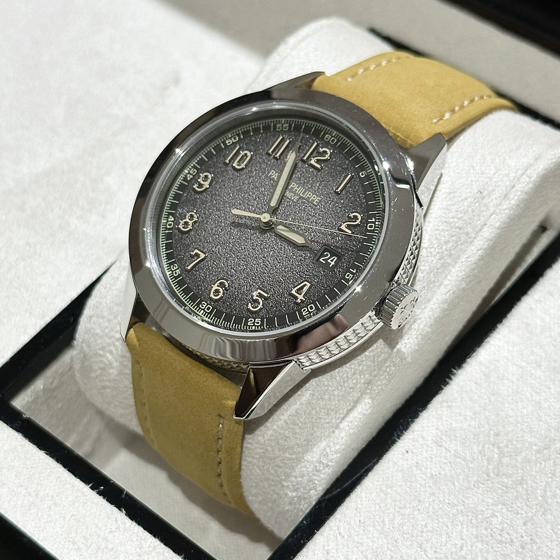 Patek Philippe Calatrava 5226G Best Replica Watch Leather Strap 40mm