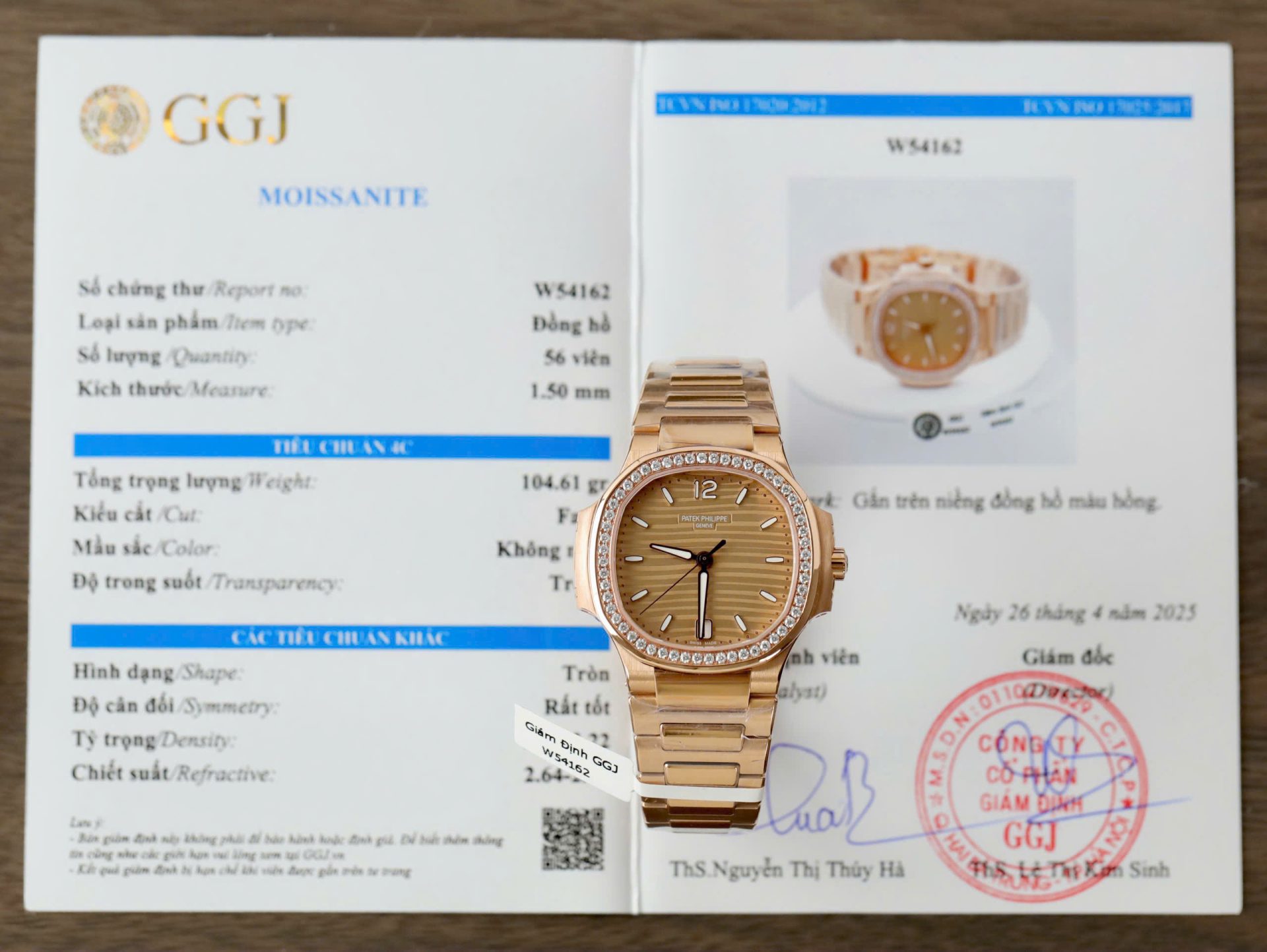 Patek Philippe Nautilus 7118 Women Replica Watch Custom Gold Wrapped + Diamonds Moissanite 3K Factory 35.2mm