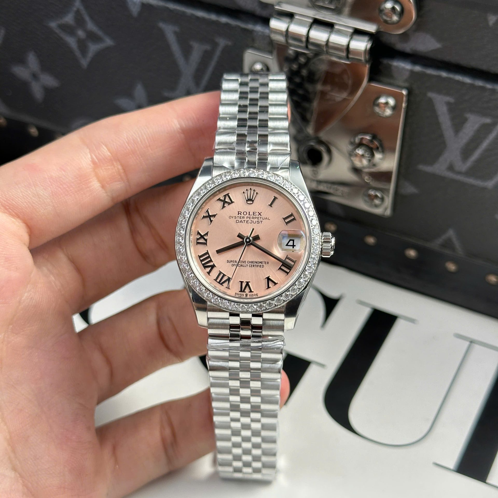 Rolex DateJust Replica Watch Women Dial Pink Bezel Diamonds CZ THB Factory 31mm