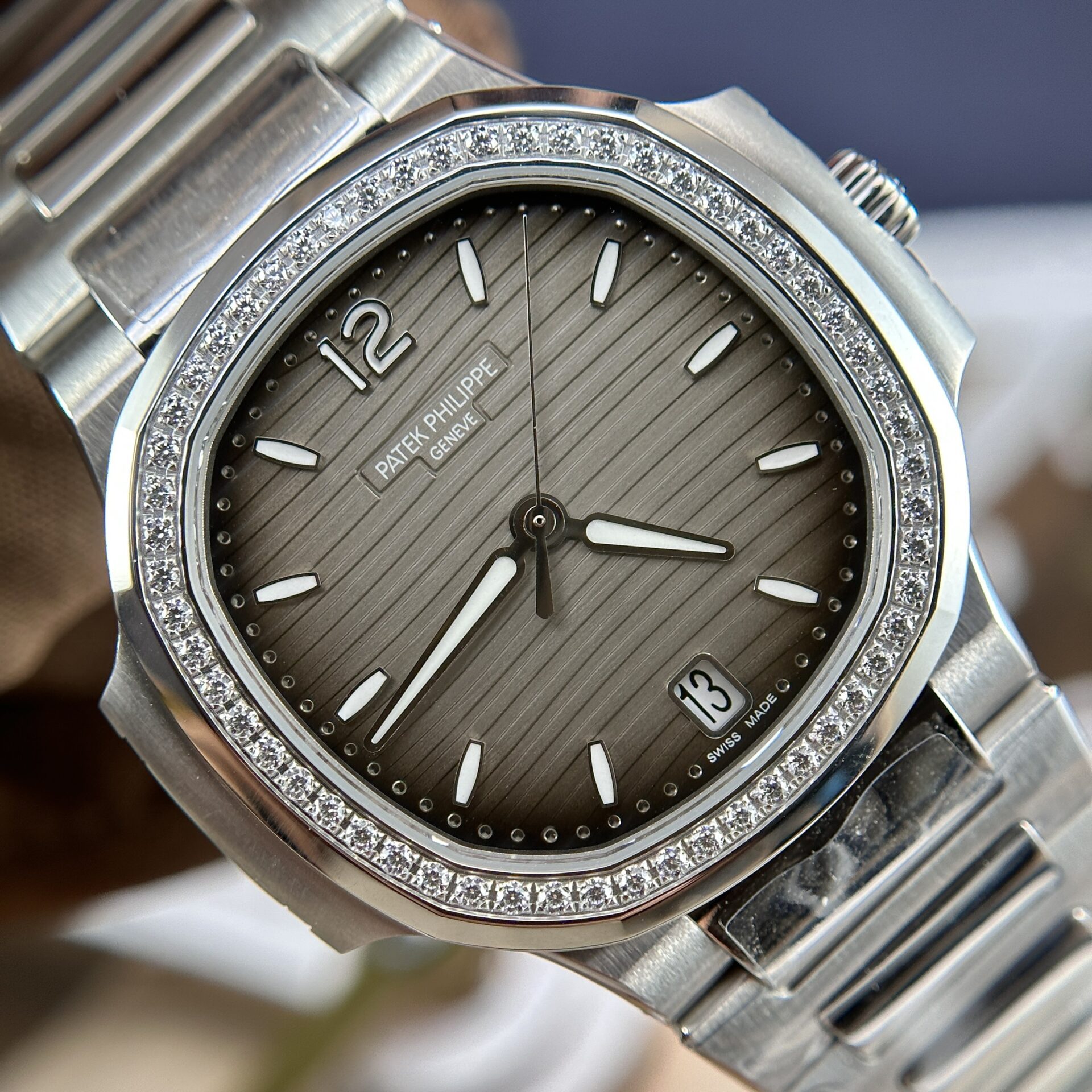 Patek Philippe Nautilus 7118 Replica Watch Grey Dial 3K Factory 35.2mm