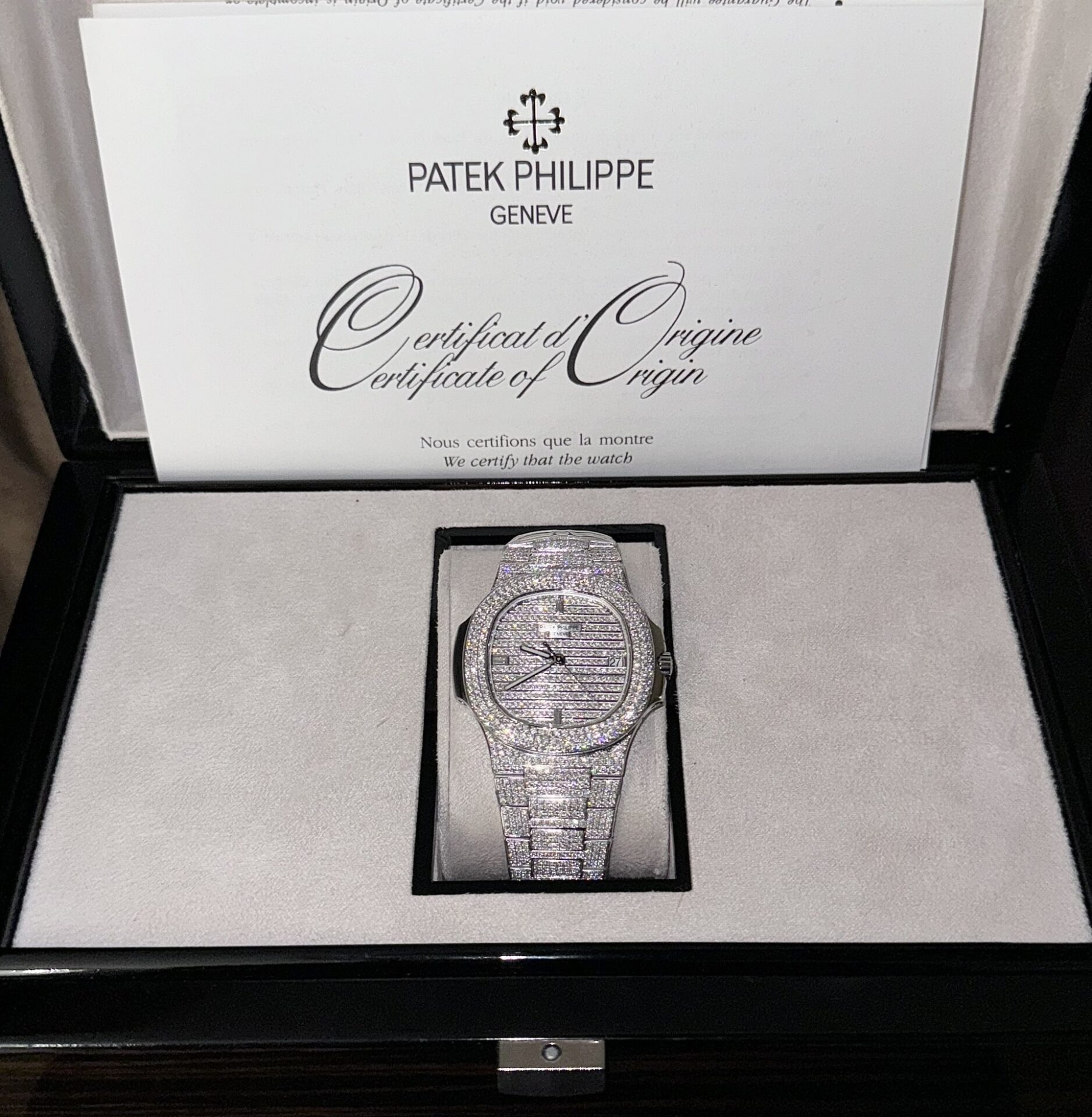 Patek Philippe Nautilus 5719 Best Replica Watch Custom Full Moissanite Diamonds 40mm