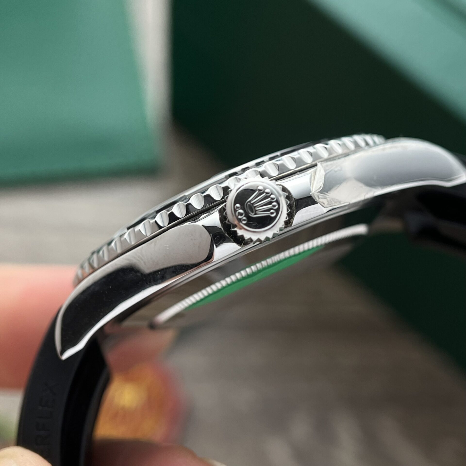 Rolex Fake Clone Yacht-Master Black Dial Rubber Strap EW Factory 40mm