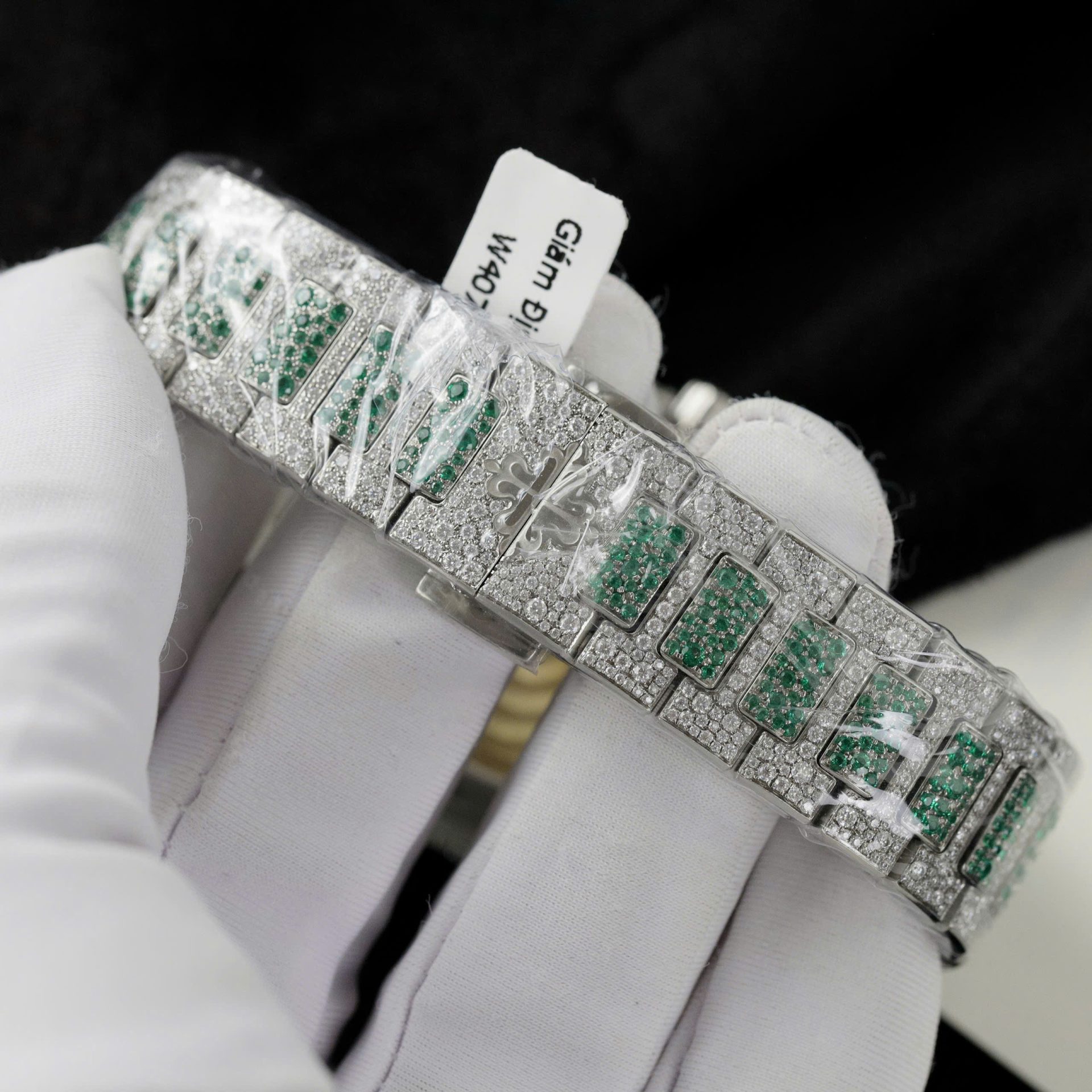 Patek Philippe Best Copies Watch Nautilus 7118 Custom Diamonds Moissanite Hong Kong 35.2mm