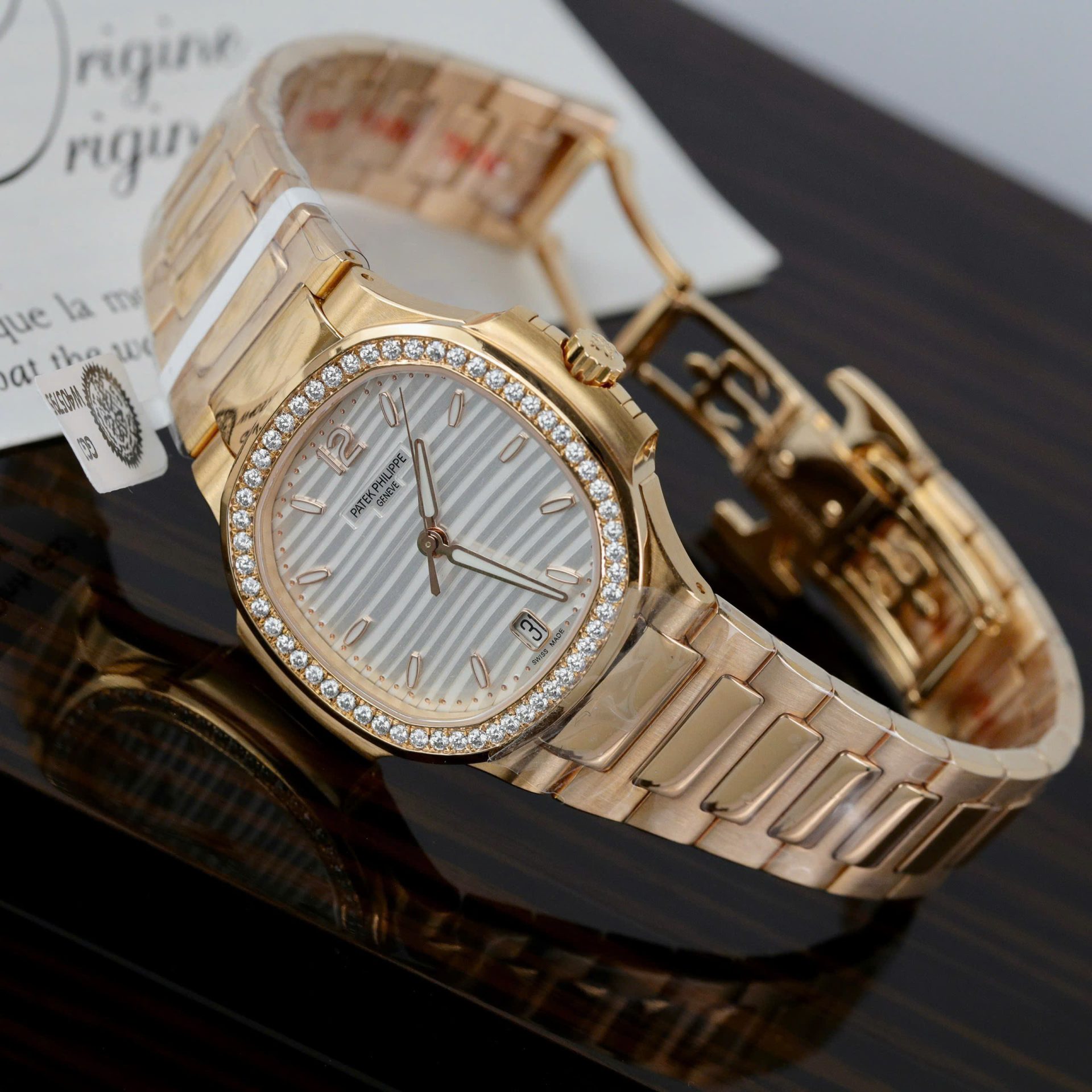 Patek Philippe Women White Dial Copies Watches Nautilus 7118 Gold Wrapped + Moissanite Diamonds 3K Factory 35.2mm