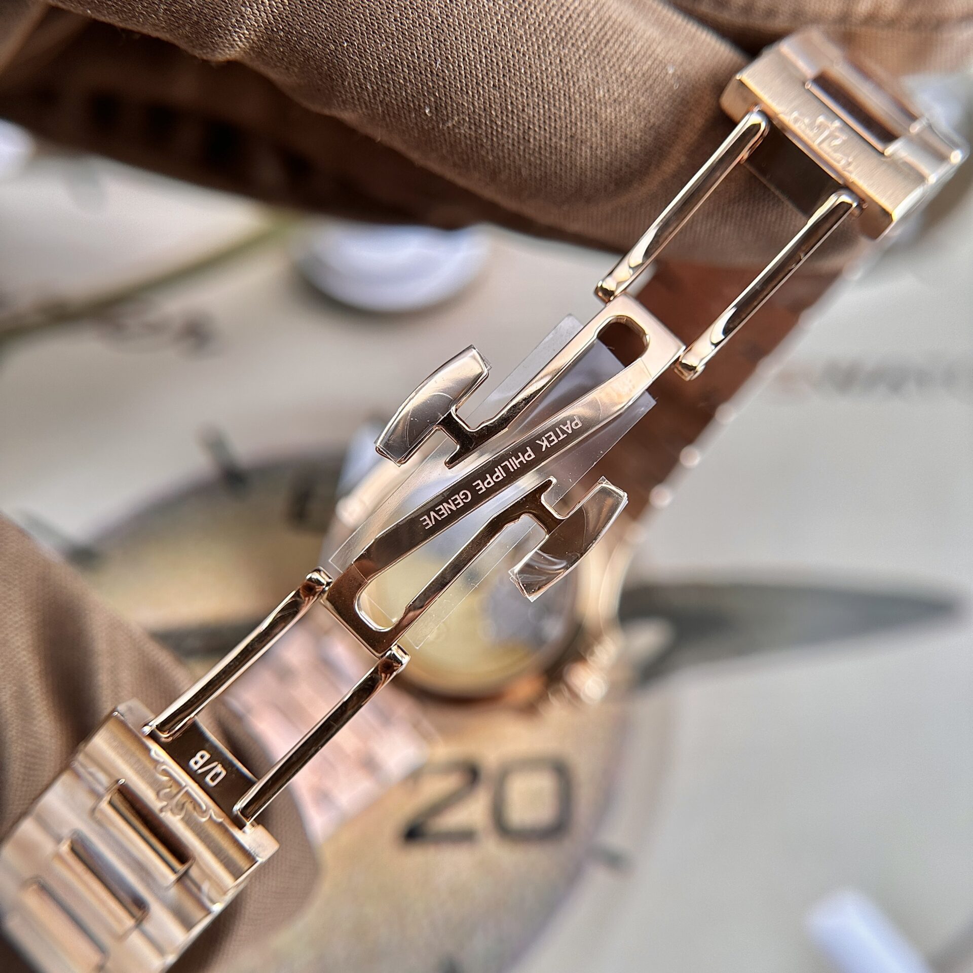 Patek Philippe Nautilus 7118 Replica Watch Rose Gold 3K Factory 35.2mm