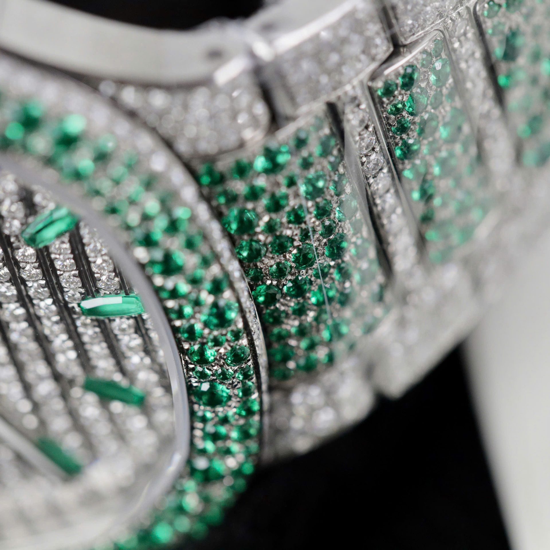 Patek Philippe Best Copies Watch Nautilus 7118 Custom Diamonds Moissanite Hong Kong 35.2mm