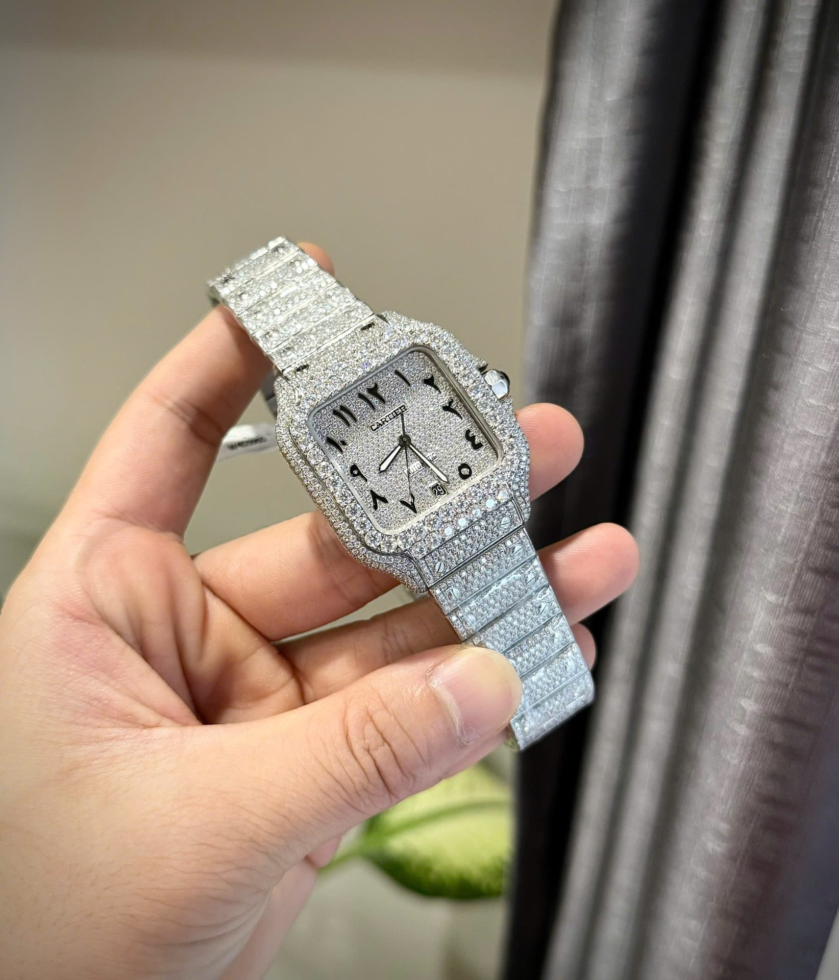 Cartier Santos Arabic Numeral Best Replica Watch Moissanite Diamonds Hong Kong 39.8mm