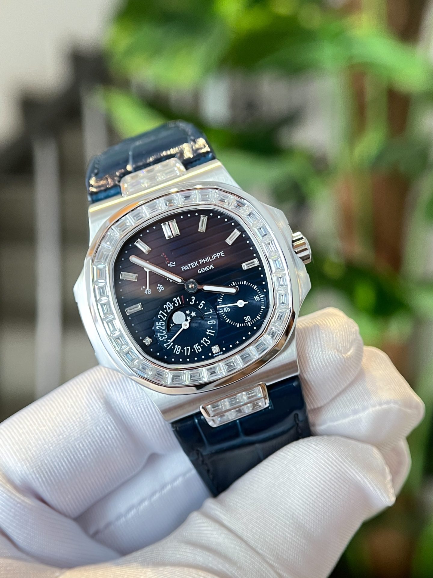 Patek Philippe Replica Watch Nautilus 5724 Custom Moissanite Diamonds Leather Strap 40mm