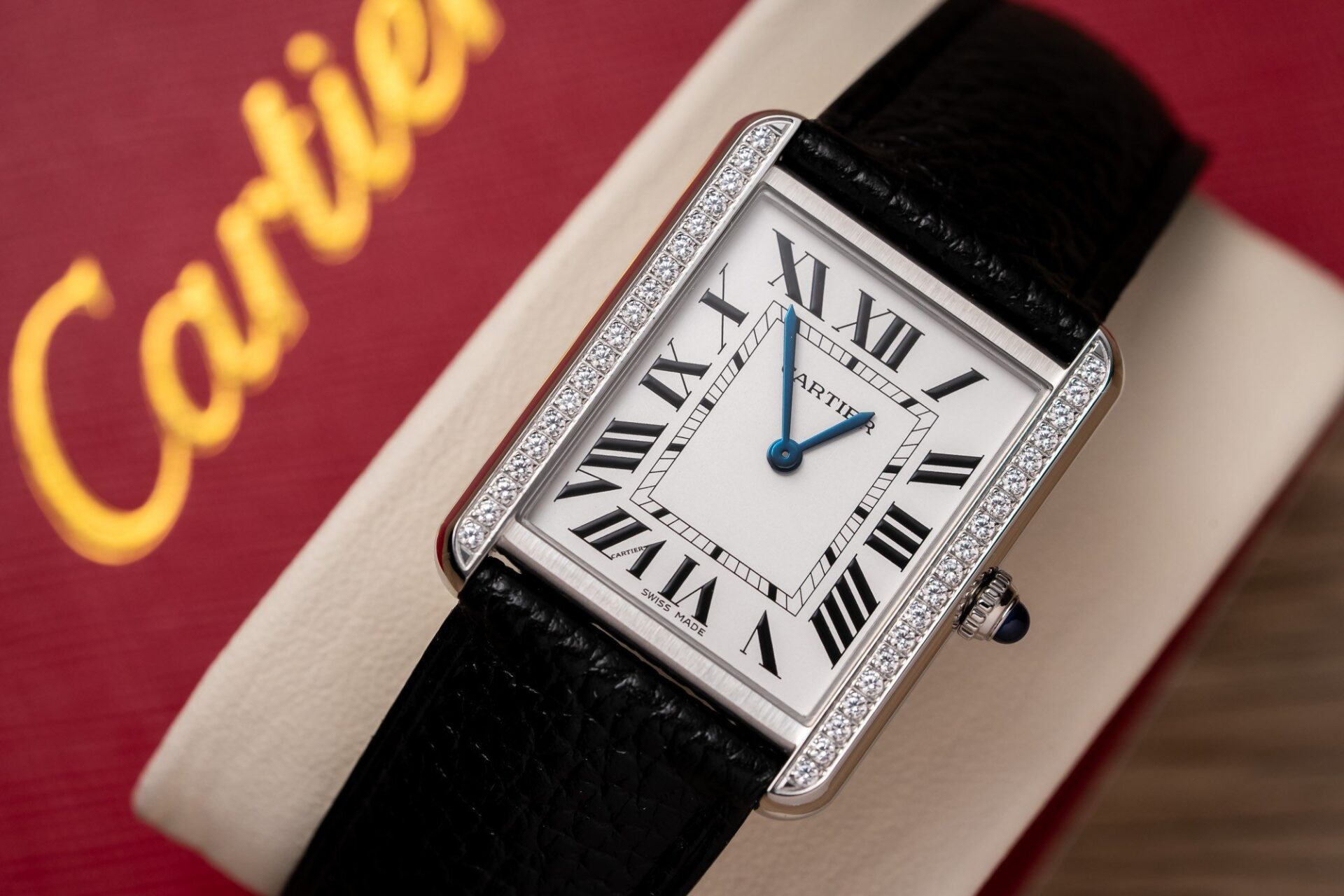 Cartier Fake Watch Tank Must W4TA0017 White Dial Leather Strap 33.7 25.5mm