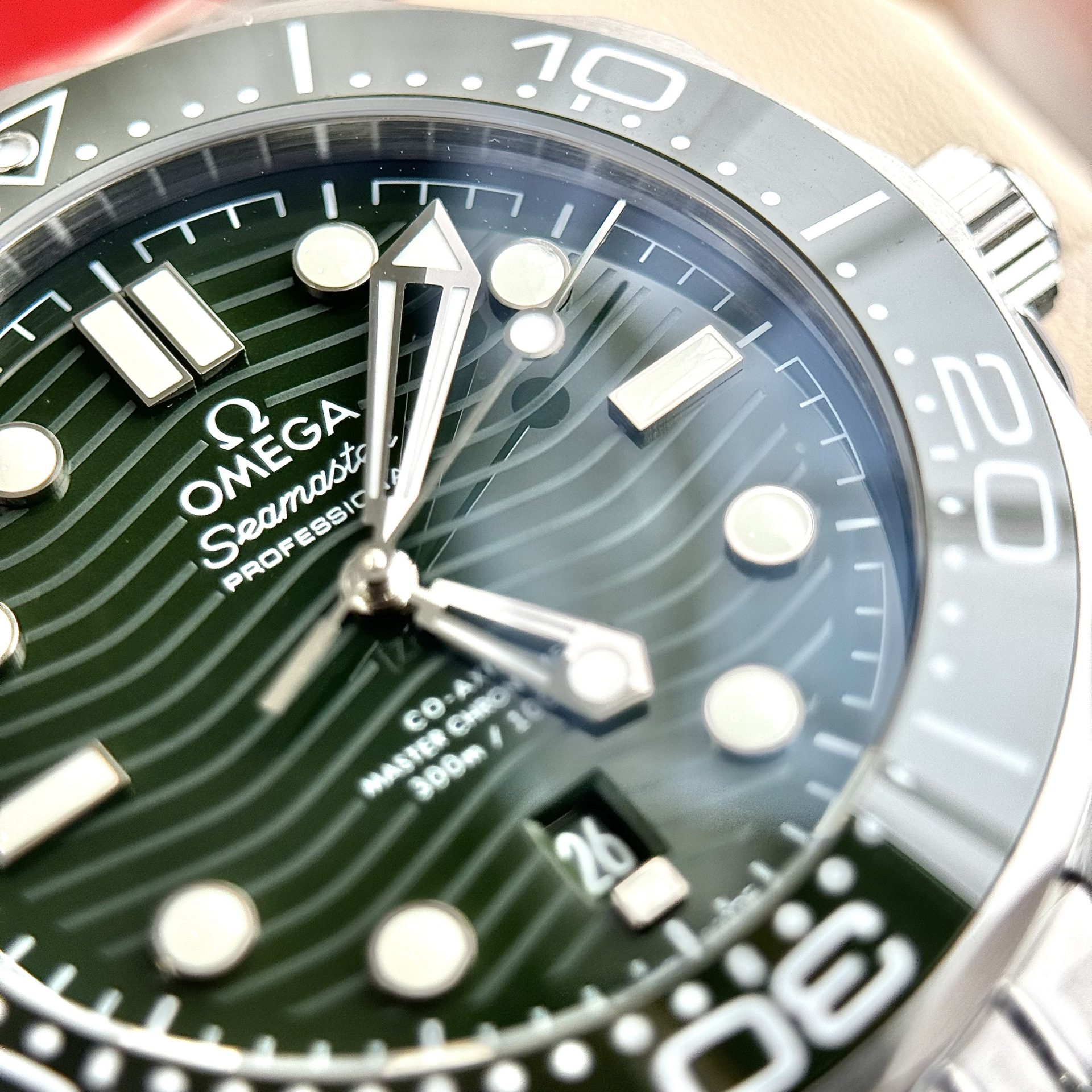 Omega Best Replica Watch Seamaster Diver 300M Dial Green VS Factory 42mm