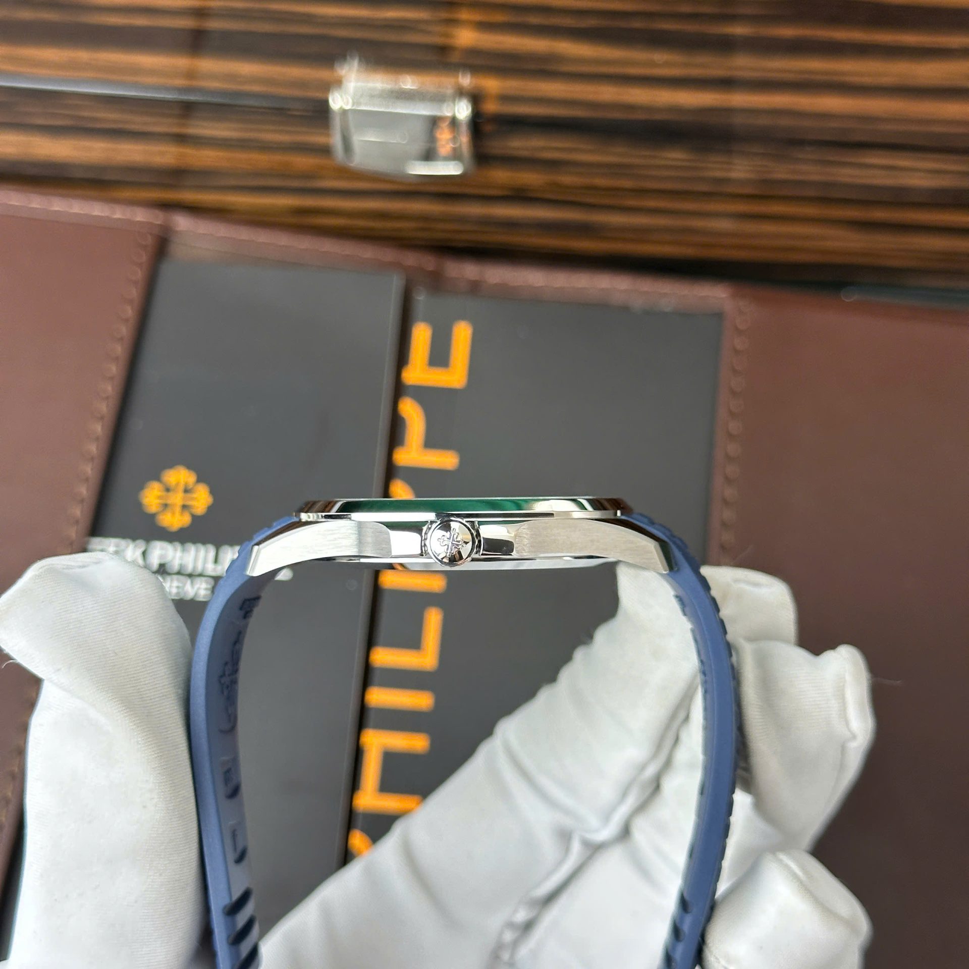 Patek Philippe Aquanaut 5168G Blue Dial Best Replica Watch Custom Like Auth 42.2mm