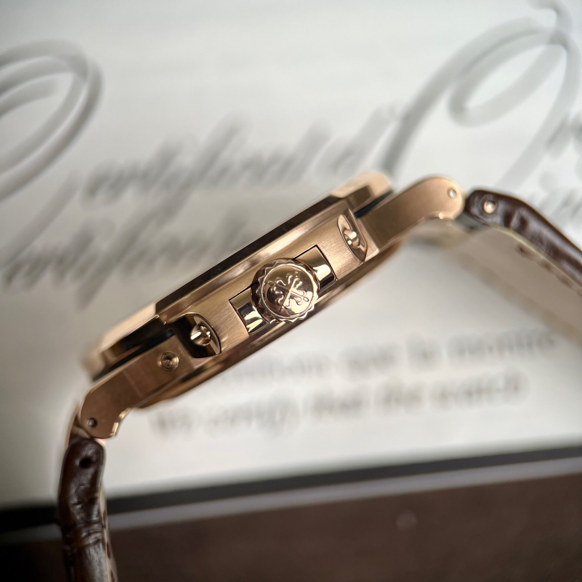 Patek Philippe Replica Watch Nautilus 5712R Chocolate Dial Gold Wrapped 40mm