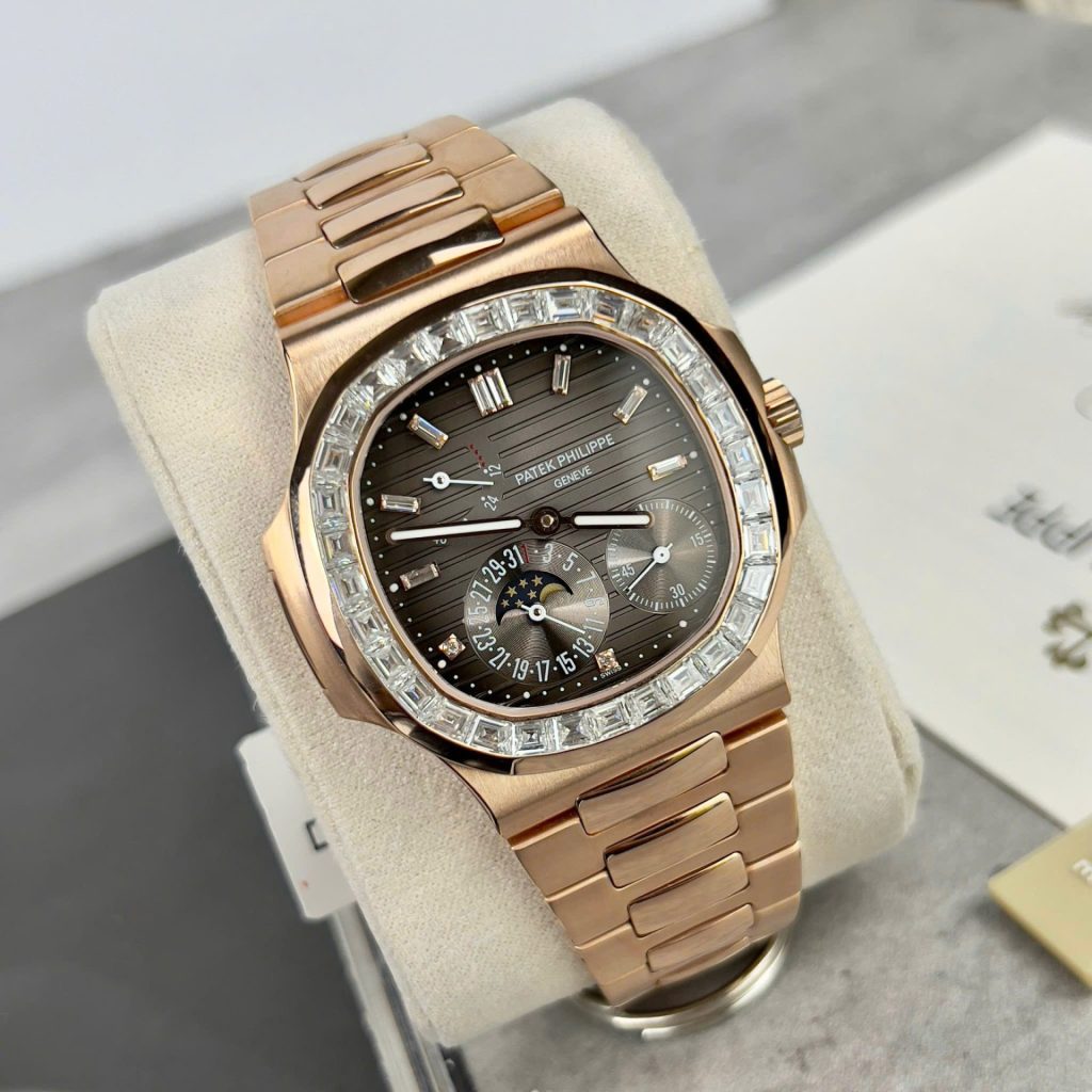 Patek Philippe Nautilus 5724R Gray Dial Replica Watch Gold Wrapped + Moissanite Diamonds PPF 40mm