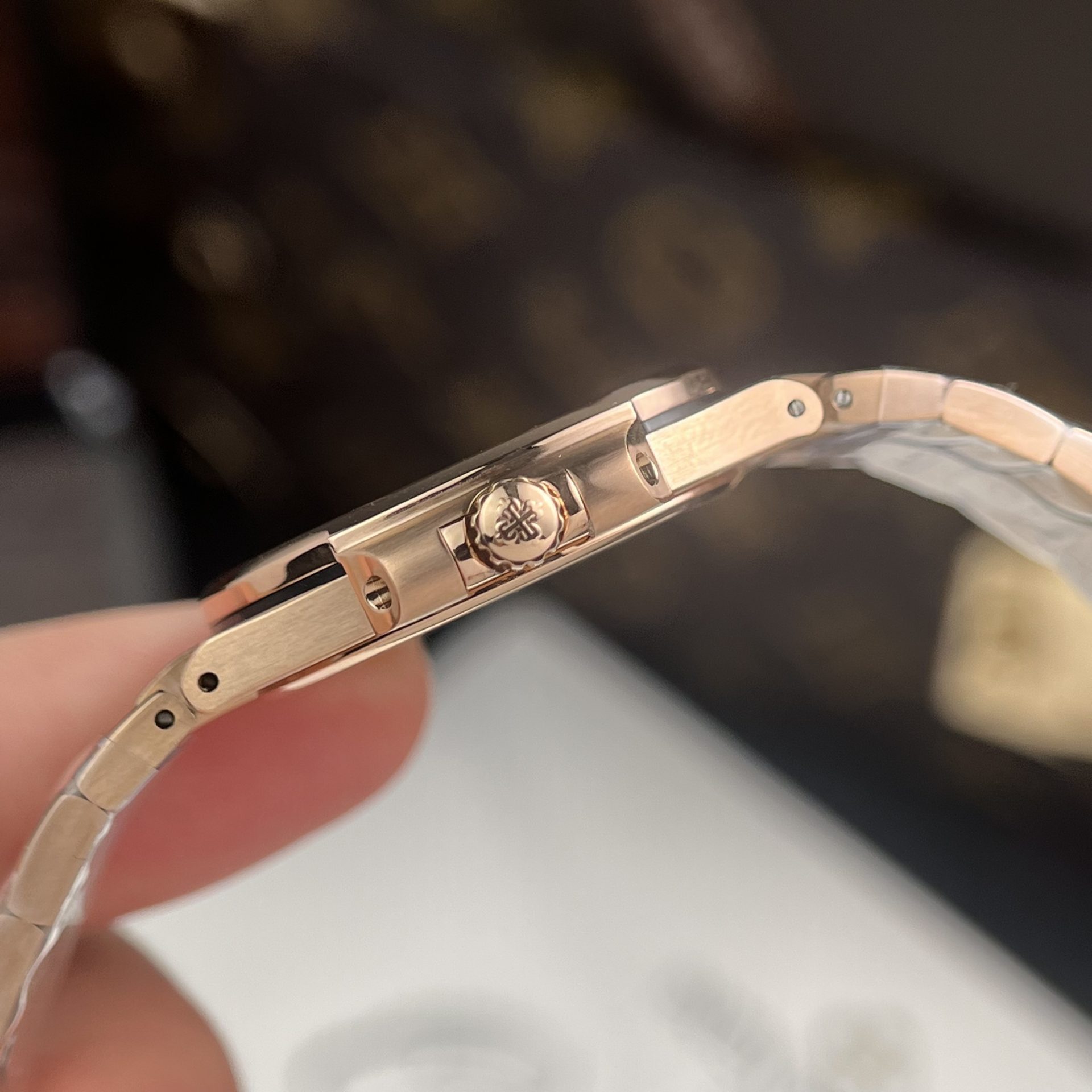 Patek Philippe Replica Watch Nautilus 7010 White Dial Womens GR Factory 32mm