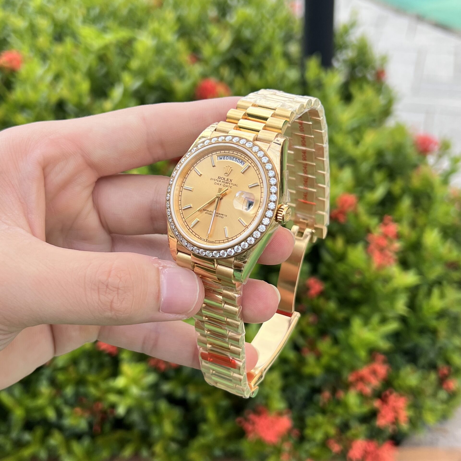 Rolex Day-Date Best Replica Watch Diamond Bezel Champagne Dial 40mm