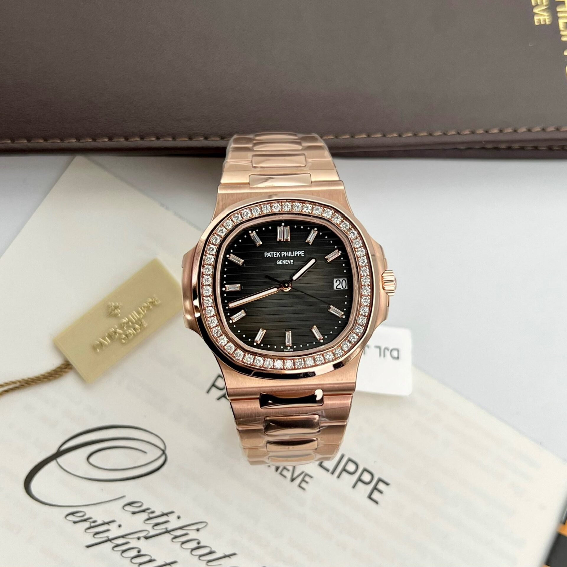 Patek Philippe 5711 Natural Diamond Replica Watch 18K Gold Wrapped 40mm