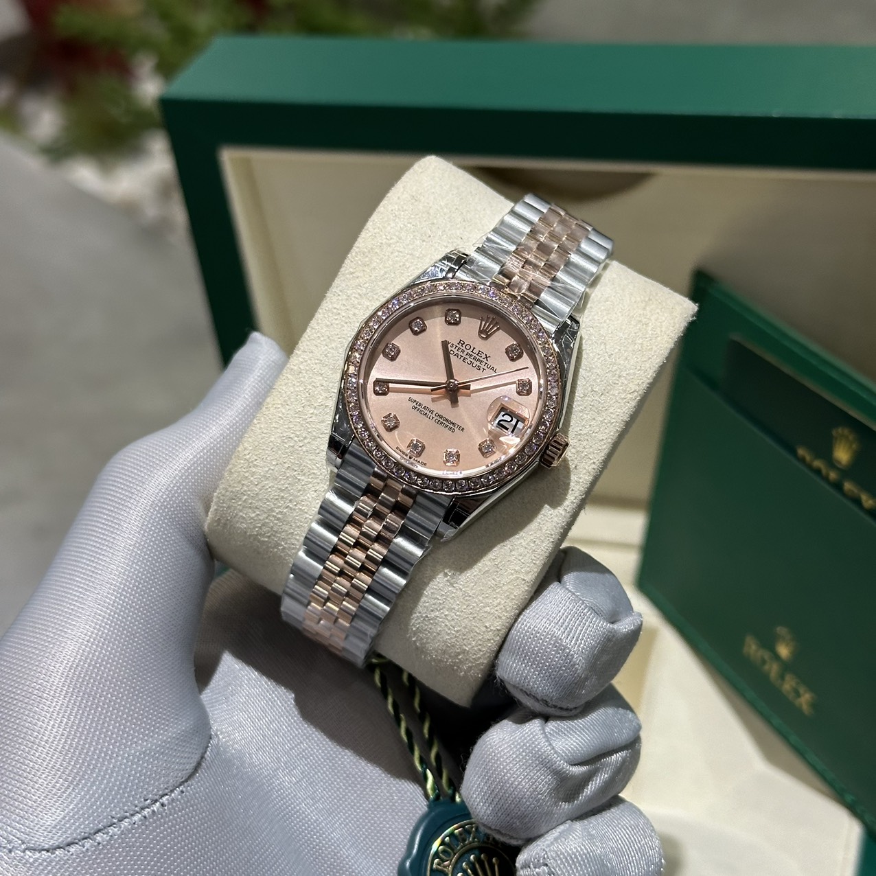Rolex DateJust Women s High Quality Fake Watch Sunburt Dial Jubilee Strap 31mm