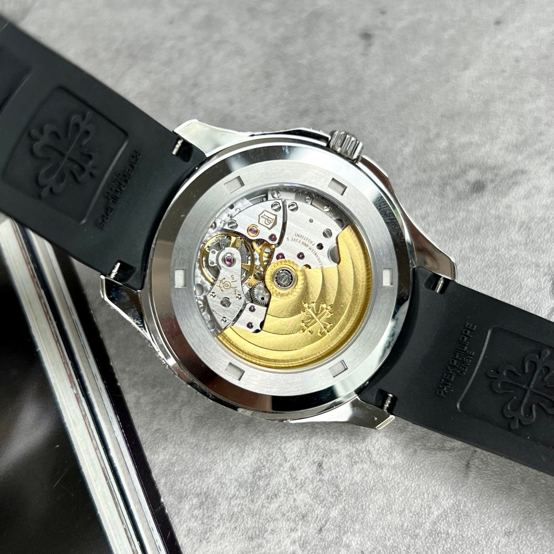 Patek Philippe Aquanaut 5719 Moissanite Diamond Replica Watch 40mm