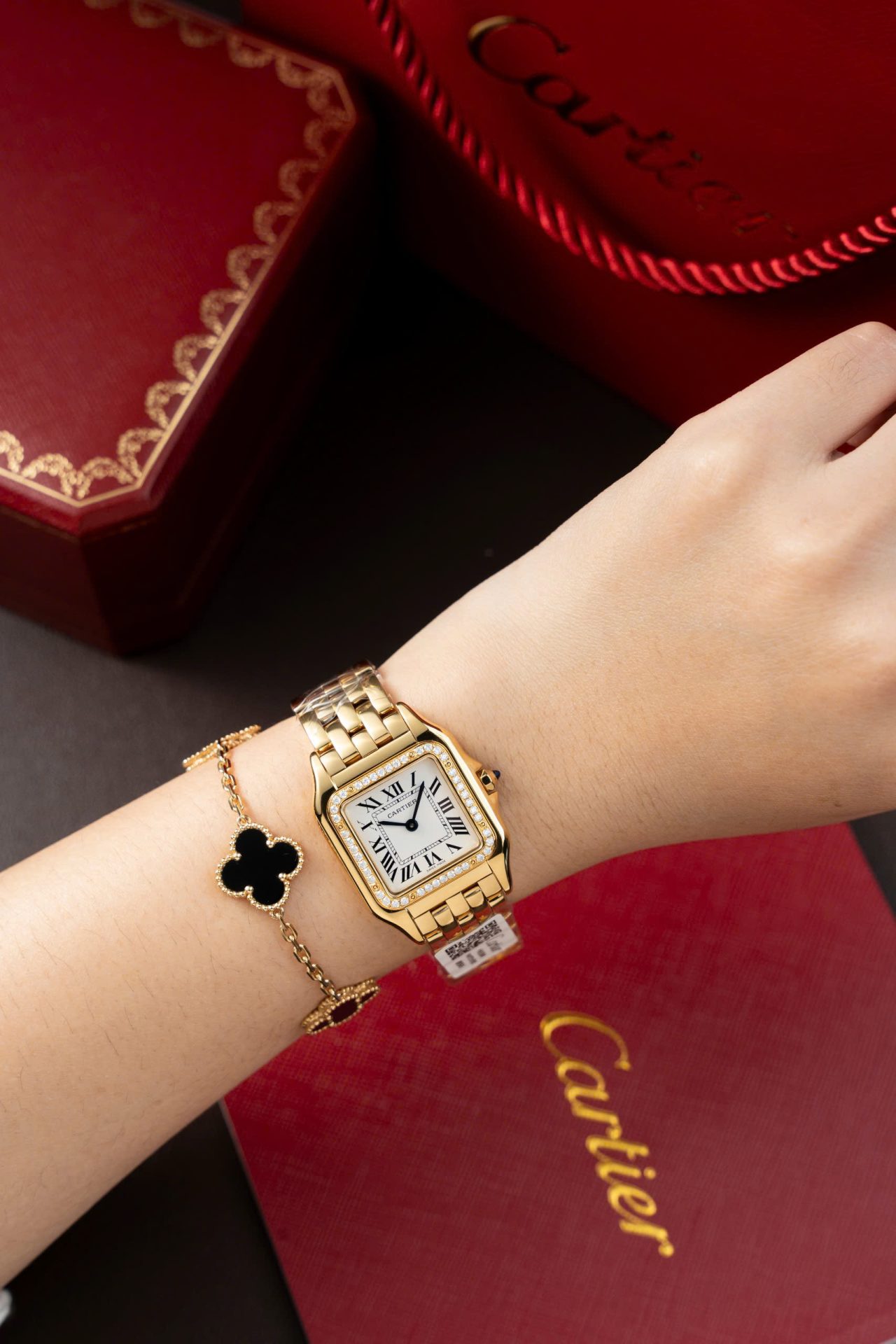 Cartier Panthere WJPN0015 White Dial Replica Watch Bezel Diamonds Moissanite 27x37mm