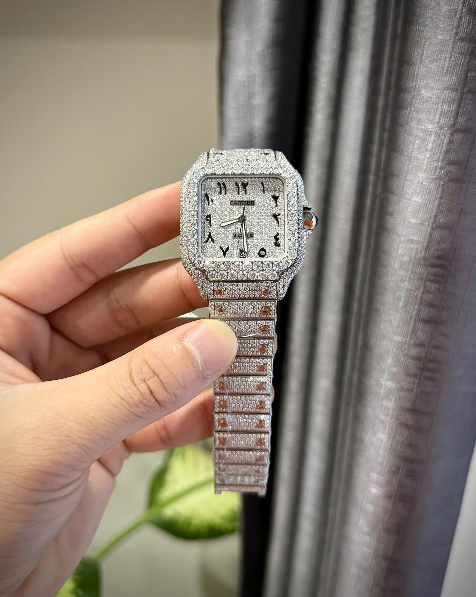 Cartier Santos Arabic Numeral Best Replica Watch Moissanite Diamonds Hong Kong 39.8mm