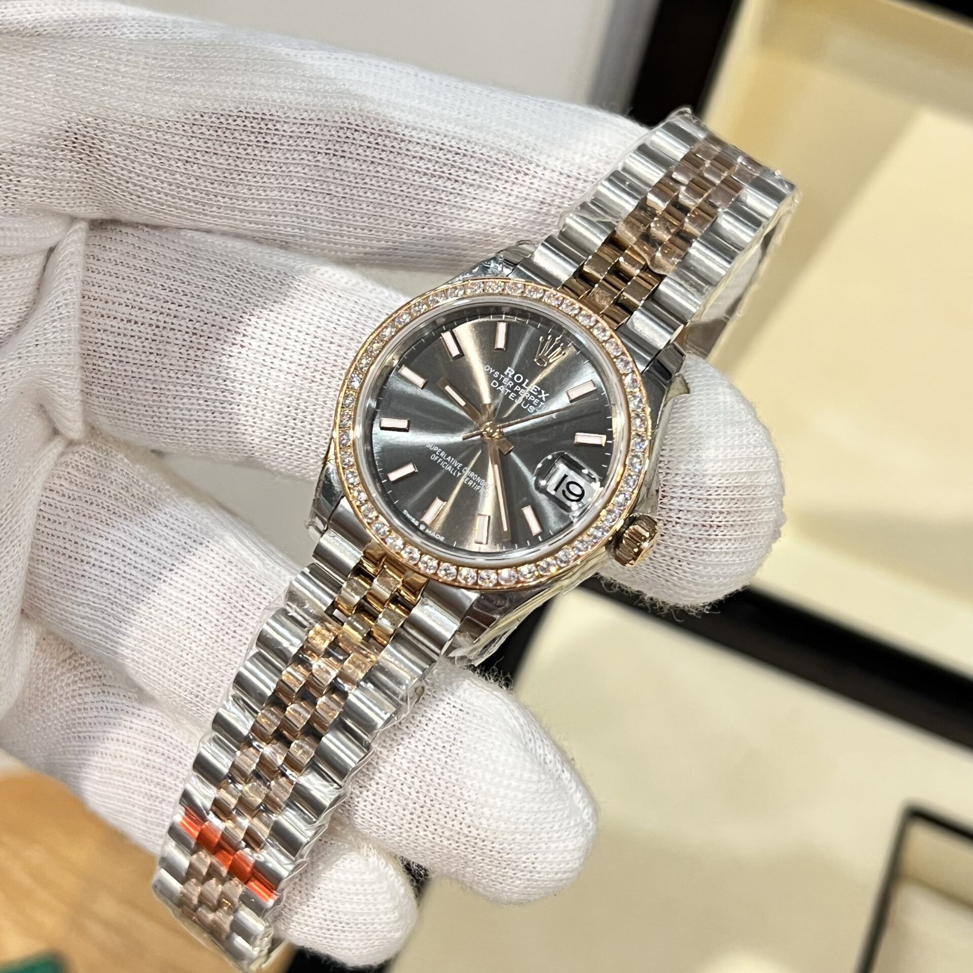 Rolex DateJust Women s Replica Watch With Diamonds Gray Dial EW Factory 31mm