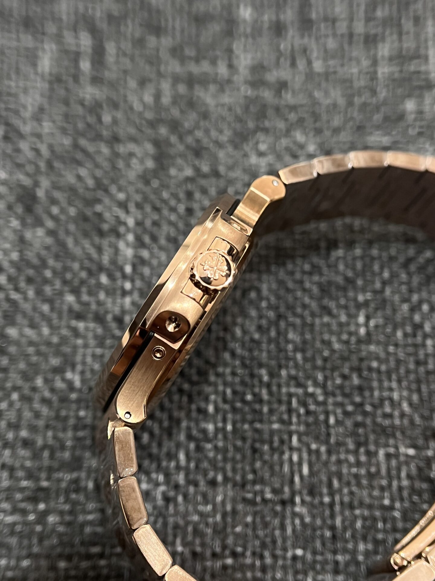 Patek Philippe Nautilus 5712R Replica Watch Rose Gold Chocolate Dial 40mm